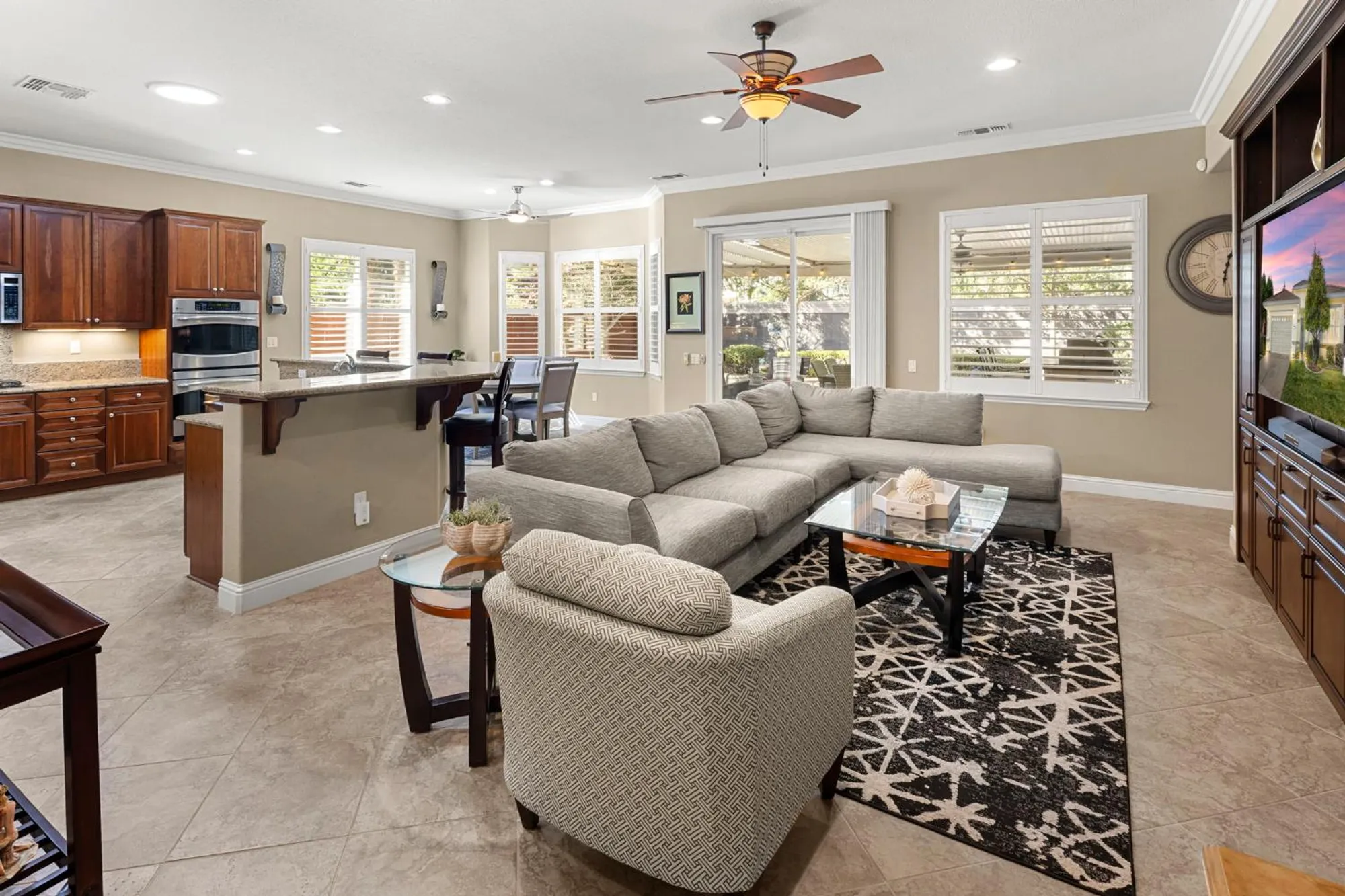 Property Slideshow image 8 of 48 | 2016 land end loop, Roseville, CA, 95747