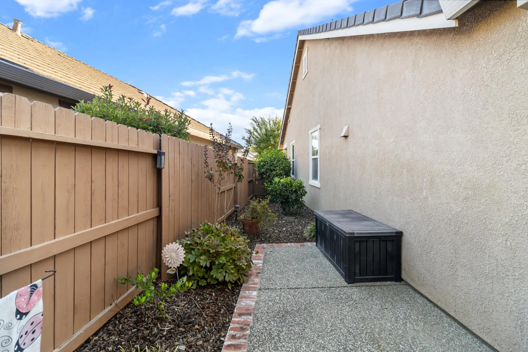 Property Slideshow image 36 of 60 | 7805 dearne way, Elk Grove, CA, 95757
