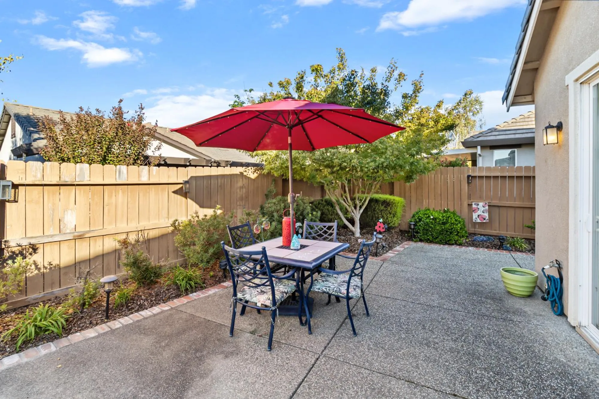 Property Slideshow image 35 of 60 | 7805 dearne way, Elk Grove, CA, 95757