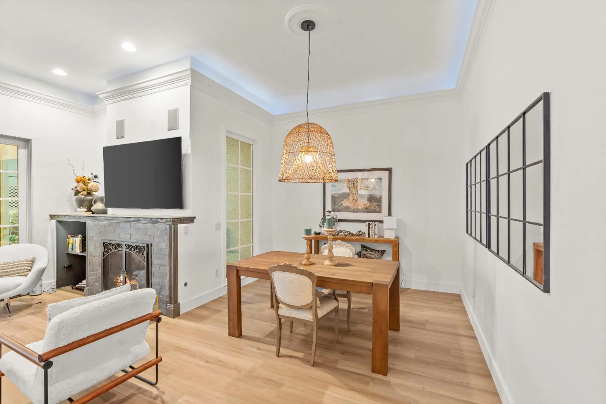 Property Slideshow image 19 of 55 | 7598 sunmore ln, Sacramento, CA, 95828