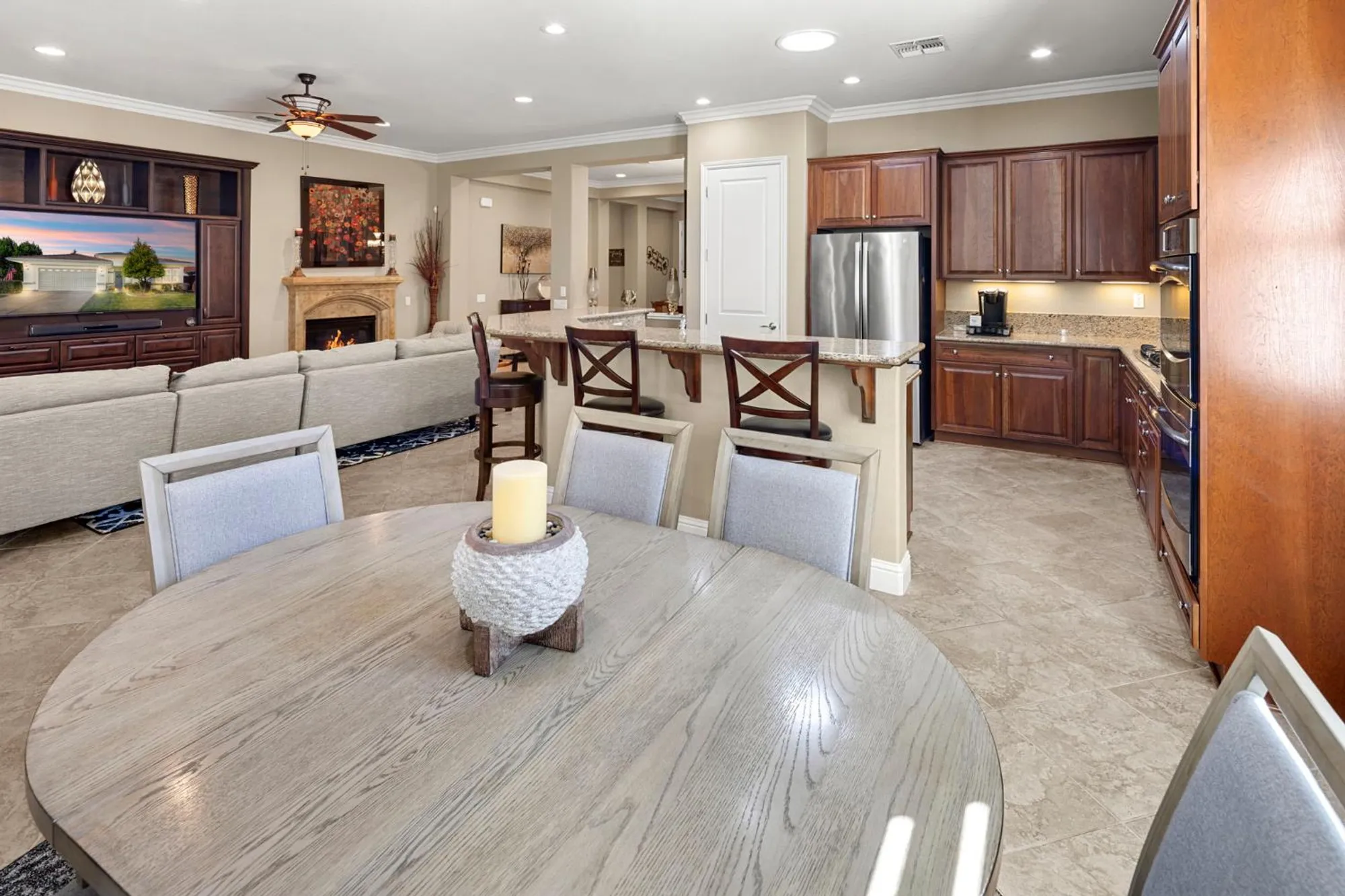 Property Slideshow image 15 of 48 | 2016 land end loop, Roseville, CA, 95747