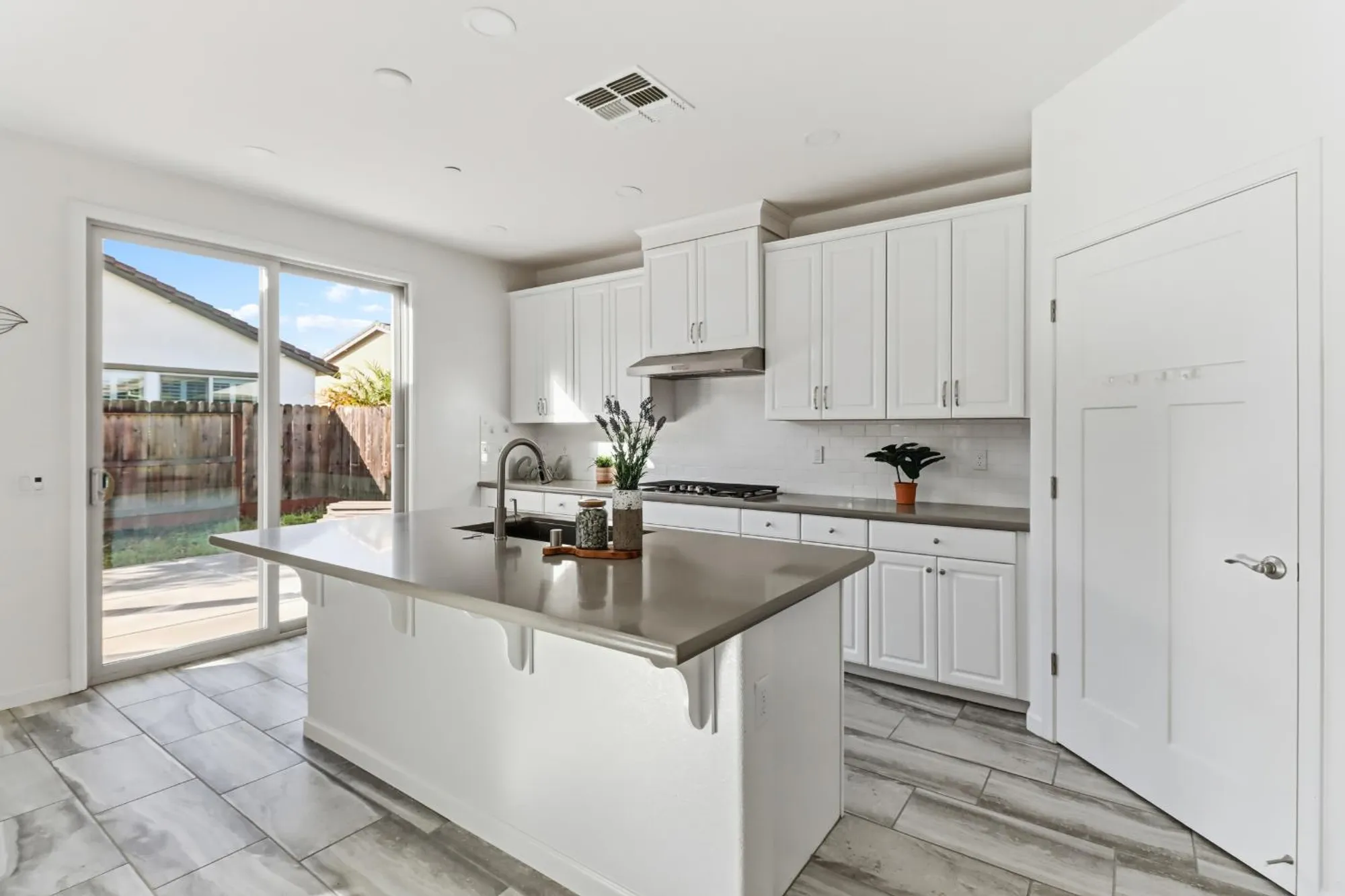 Property Slideshow image 15 of 66 | 9236 summer holly way, Sacramento, CA, 95829