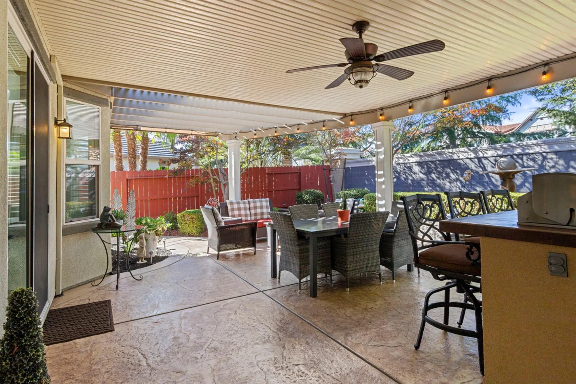 Property Slideshow image 39 of 48 | 2016 land end loop, Roseville, CA, 95747