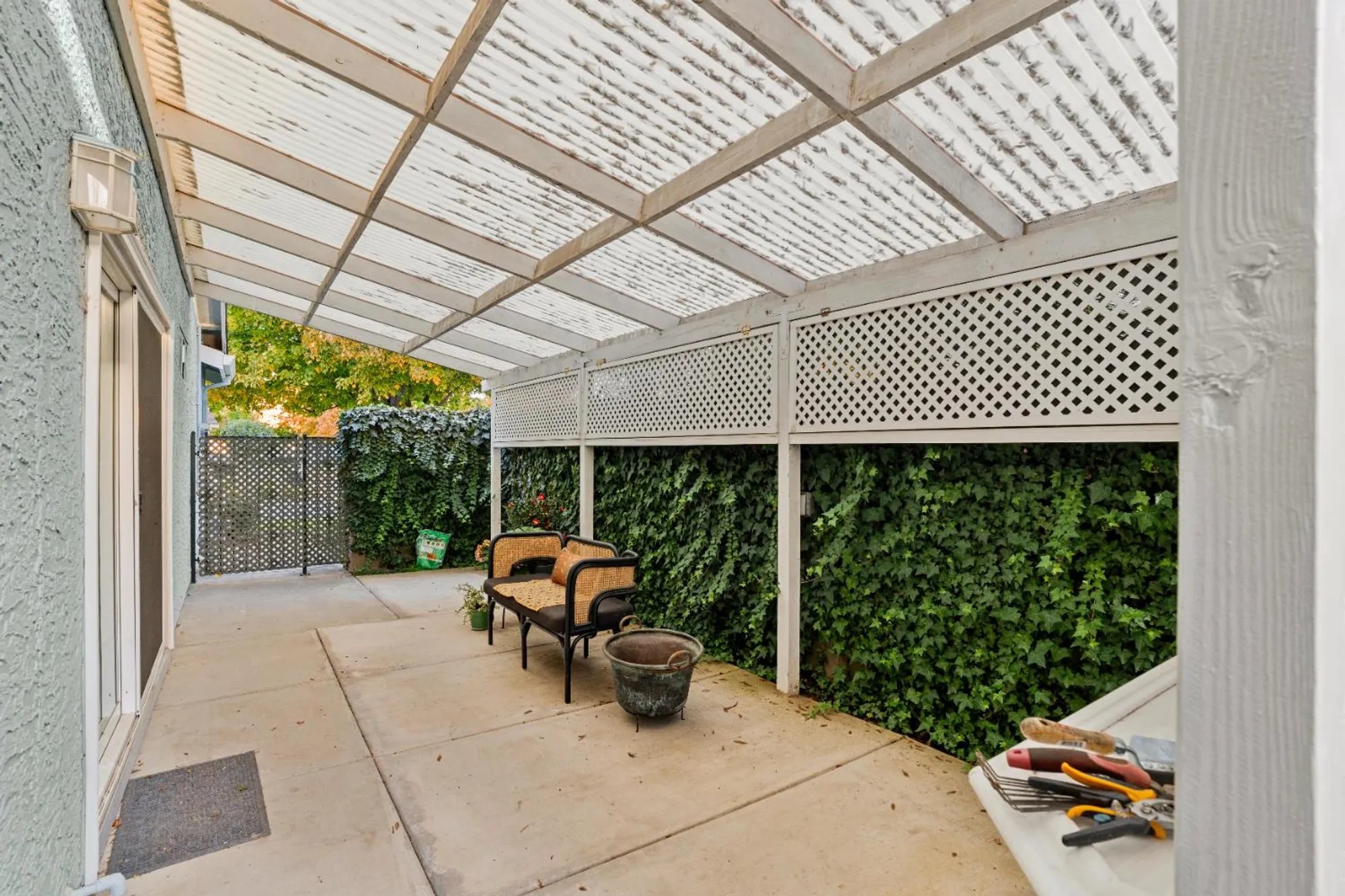 Property Slideshow image 47 of 55 | 7598 sunmore ln, Sacramento, CA, 95828
