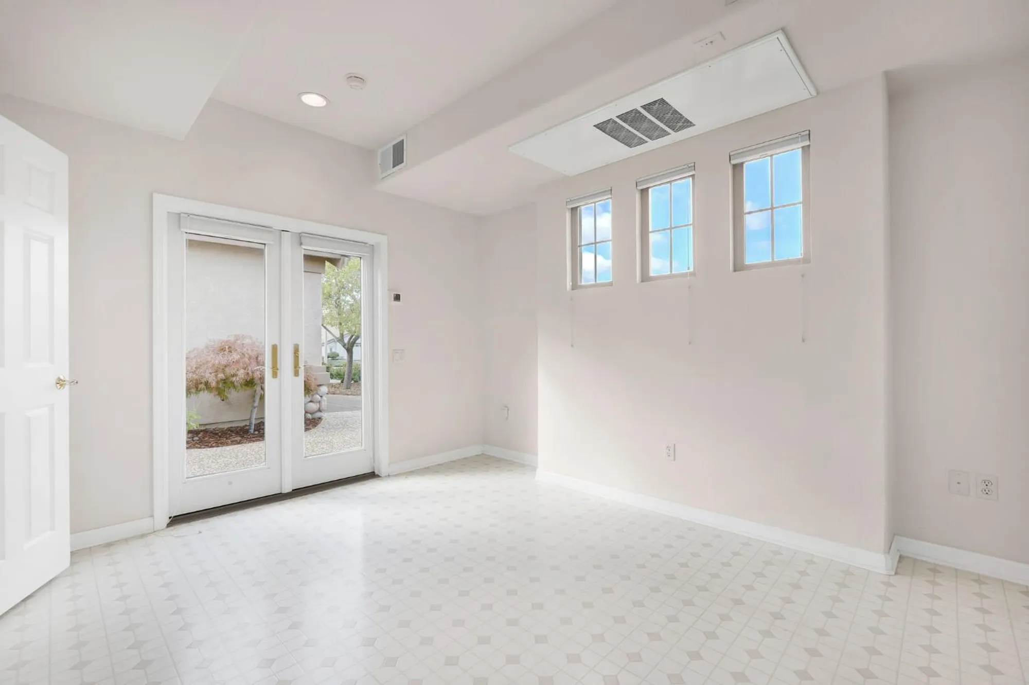 Property Slideshow image 22 of 30 | 1175 greenleaf ct, Lincoln, CA, 95648