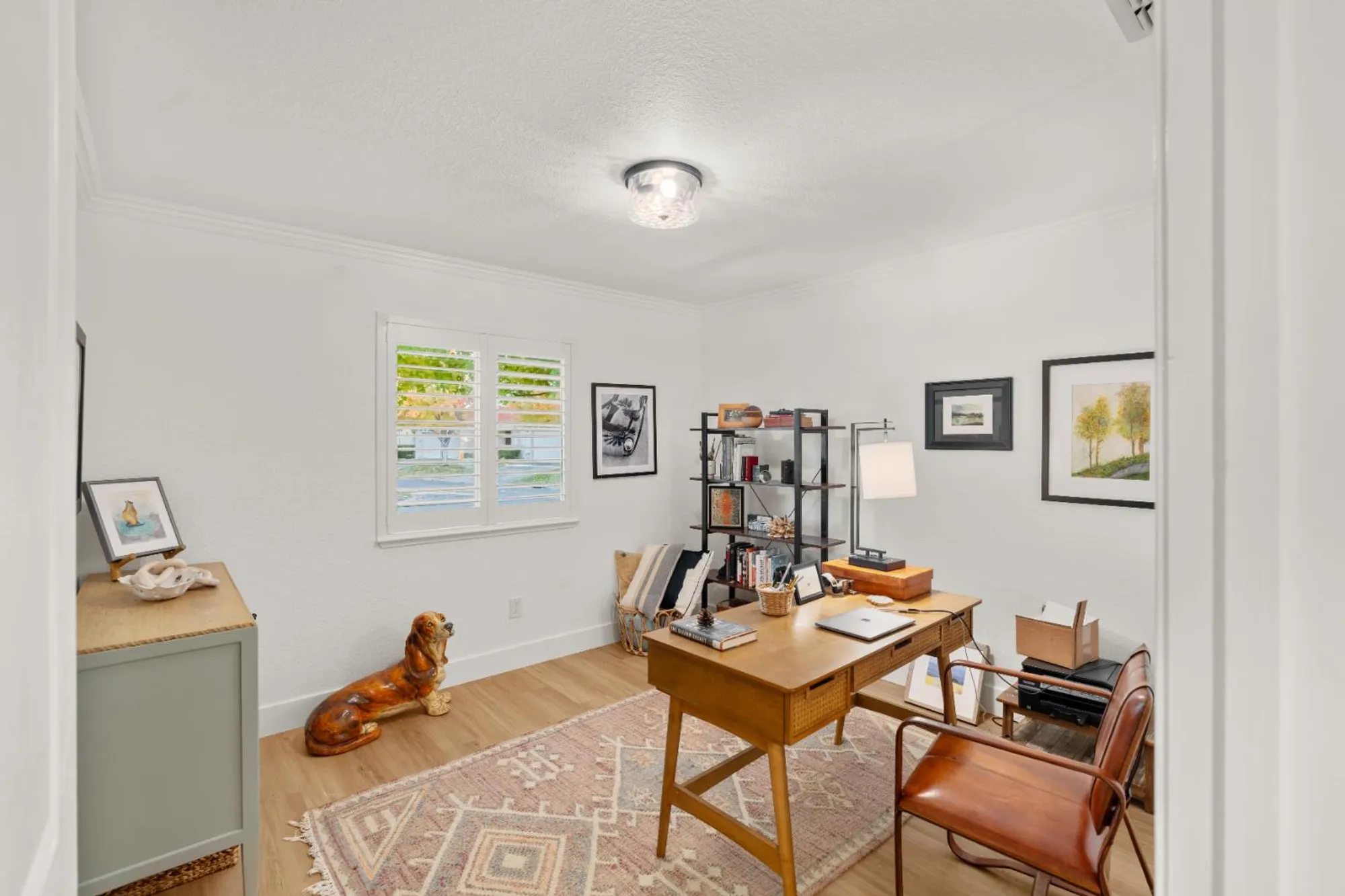 Property Slideshow image 14 of 55 | 7598 sunmore ln, Sacramento, CA, 95828