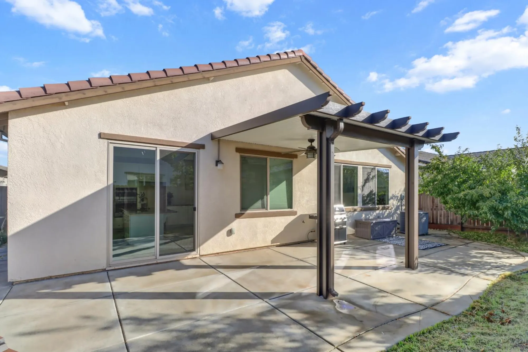 Property Slideshow image 40 of 66 | 9236 summer holly way, Sacramento, CA, 95829