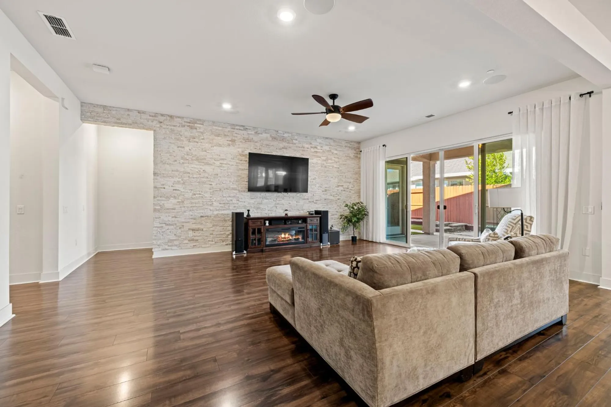 Property Slideshow image 9 of 16 | 6281 element ln, Roseville, CA, 95747