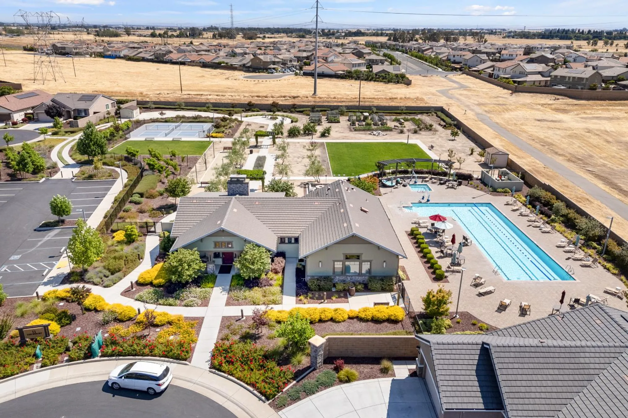 Property Slideshow image 45 of 66 | 9236 summer holly way, Sacramento, CA, 95829