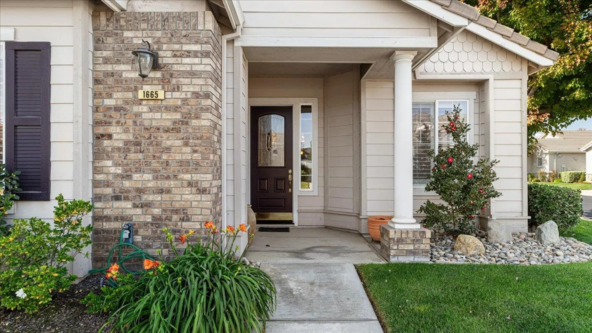 Property Slideshow image 4 of 65 | 1665 windy cove ln, Ripon, CA, 95366