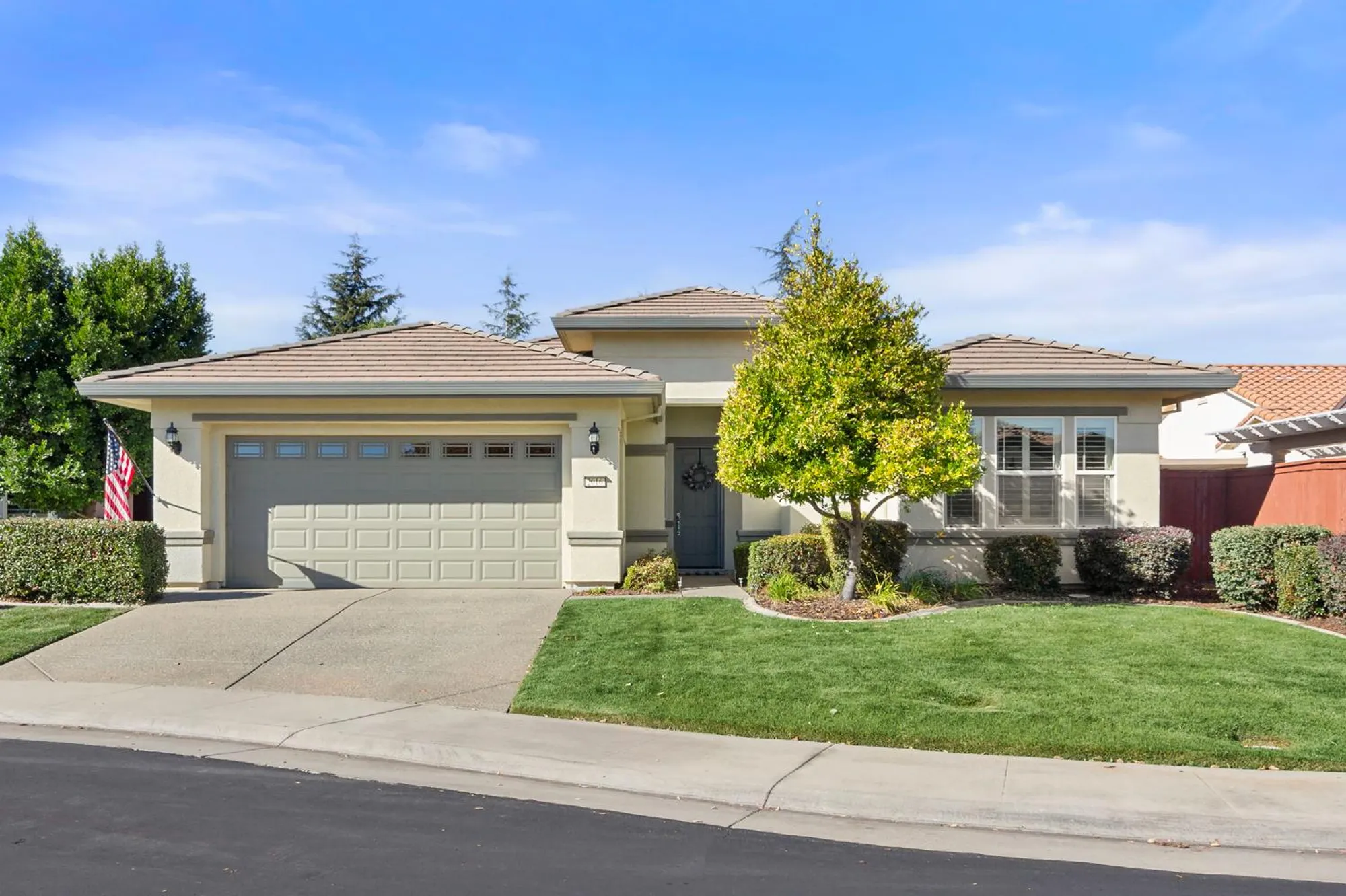 Property Slideshow image 1 of 48 | 2016 land end loop, Roseville, CA, 95747