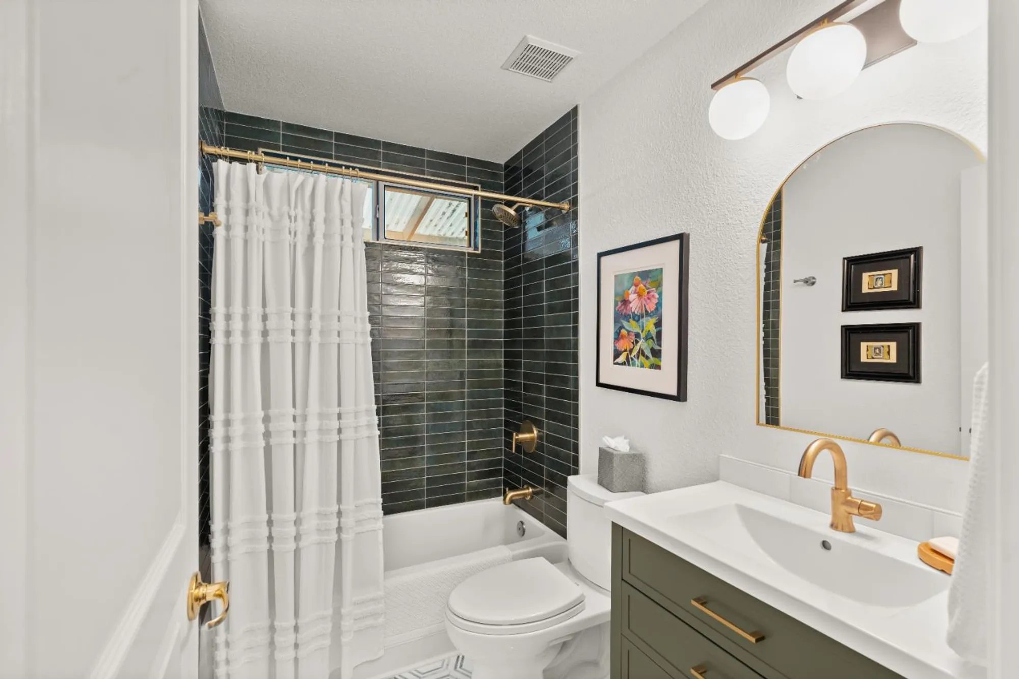 Property Slideshow image 11 of 55 | 7598 sunmore ln, Sacramento, CA, 95828