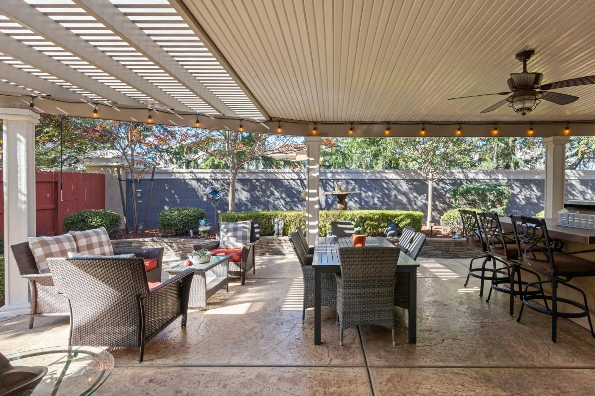 Property Slideshow image 37 of 48 | 2016 land end loop, Roseville, CA, 95747