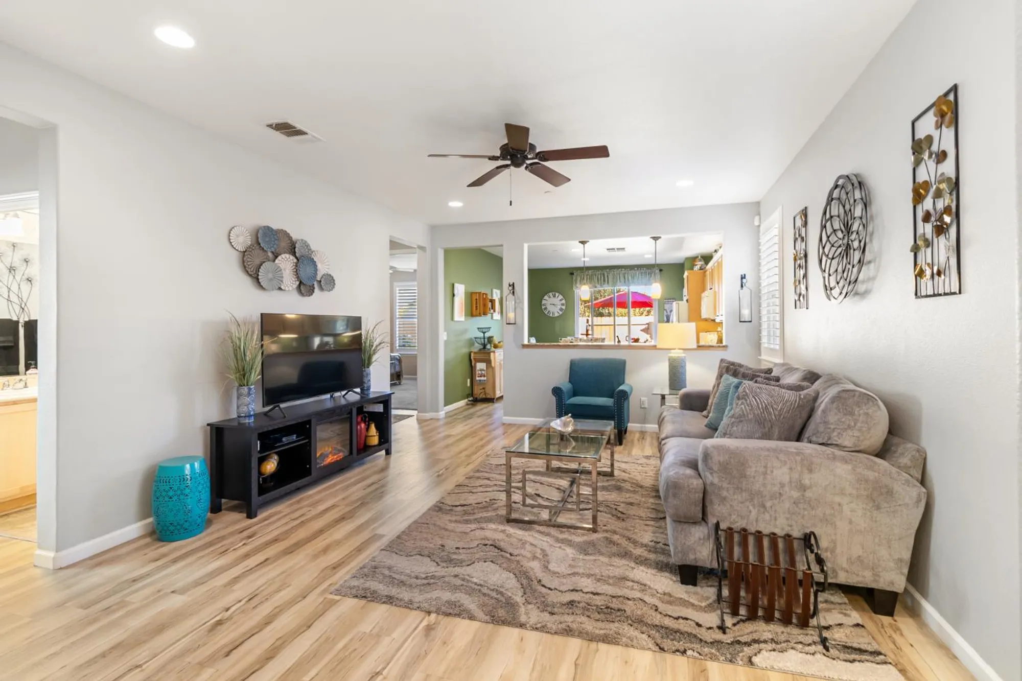 Property Slideshow image 10 of 60 | 7805 dearne way, Elk Grove, CA, 95757