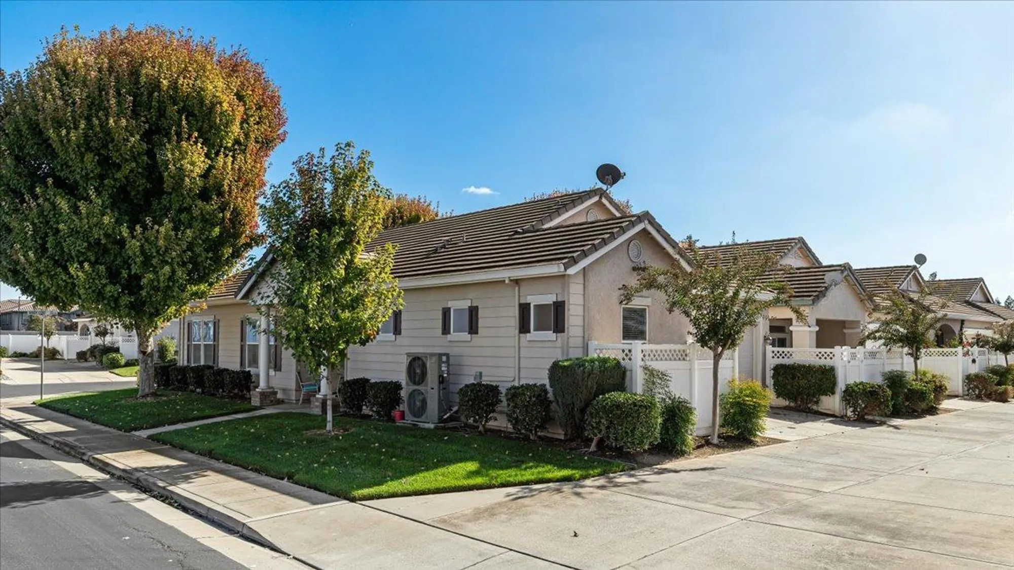 Property Slideshow image 40 of 65 | 1665 windy cove ln, Ripon, CA, 95366