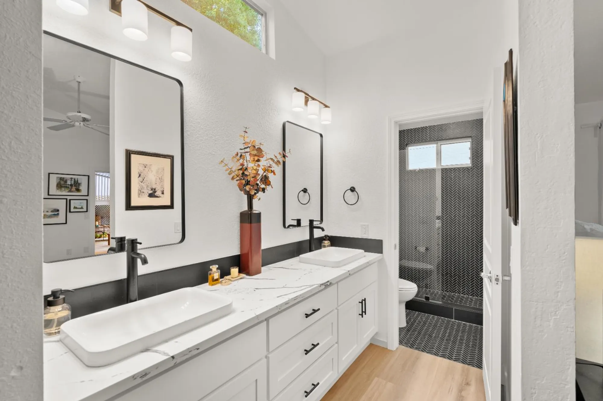 Property Slideshow image 36 of 55 | 7598 sunmore ln, Sacramento, CA, 95828