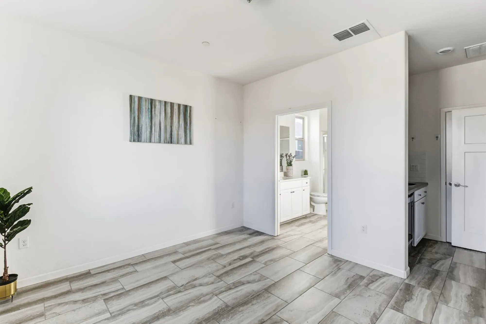 Property Slideshow image 34 of 66 | 9236 summer holly way, Sacramento, CA, 95829