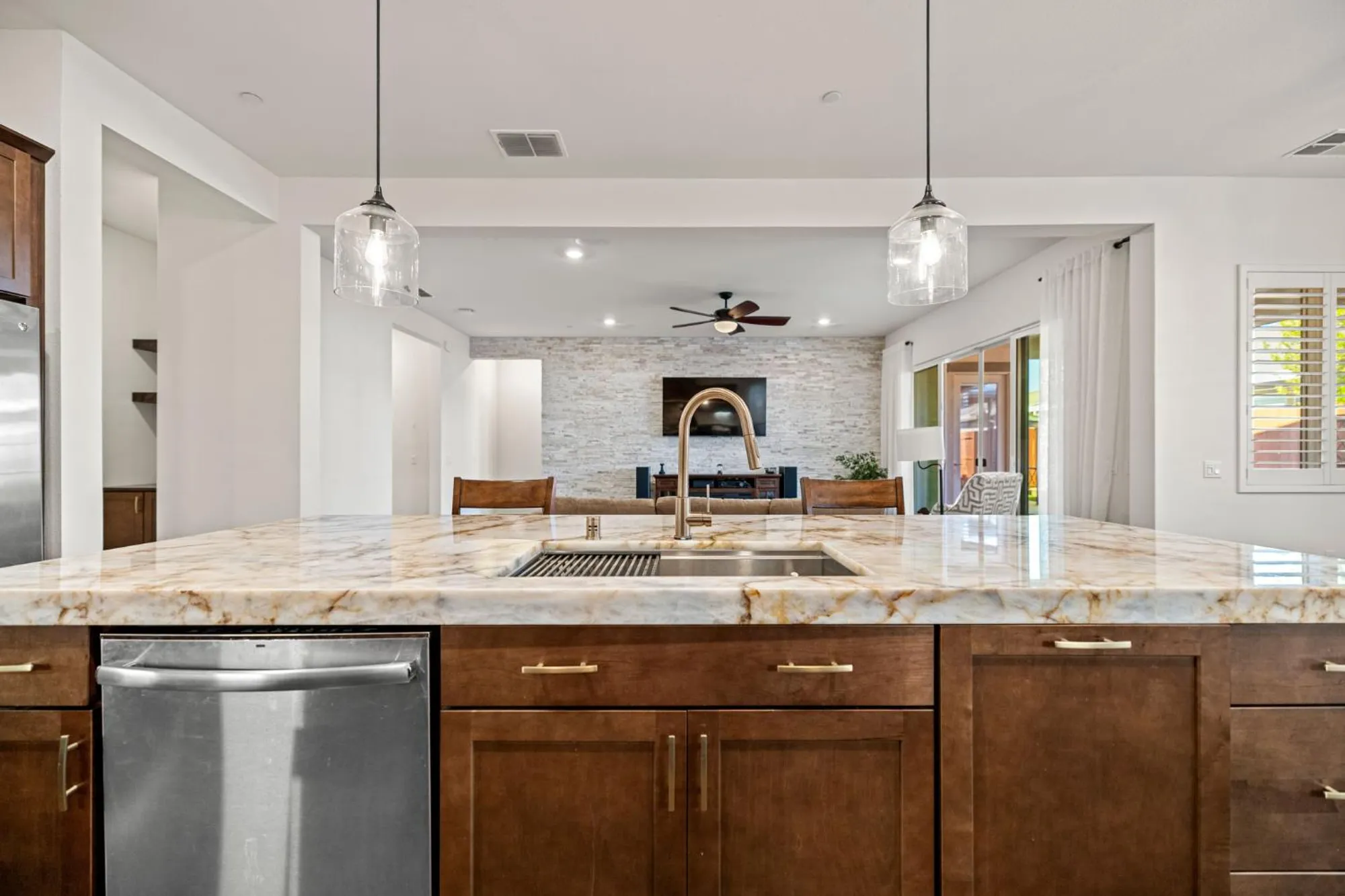 Property Slideshow image 5 of 16 | 6281 element ln, Roseville, CA, 95747