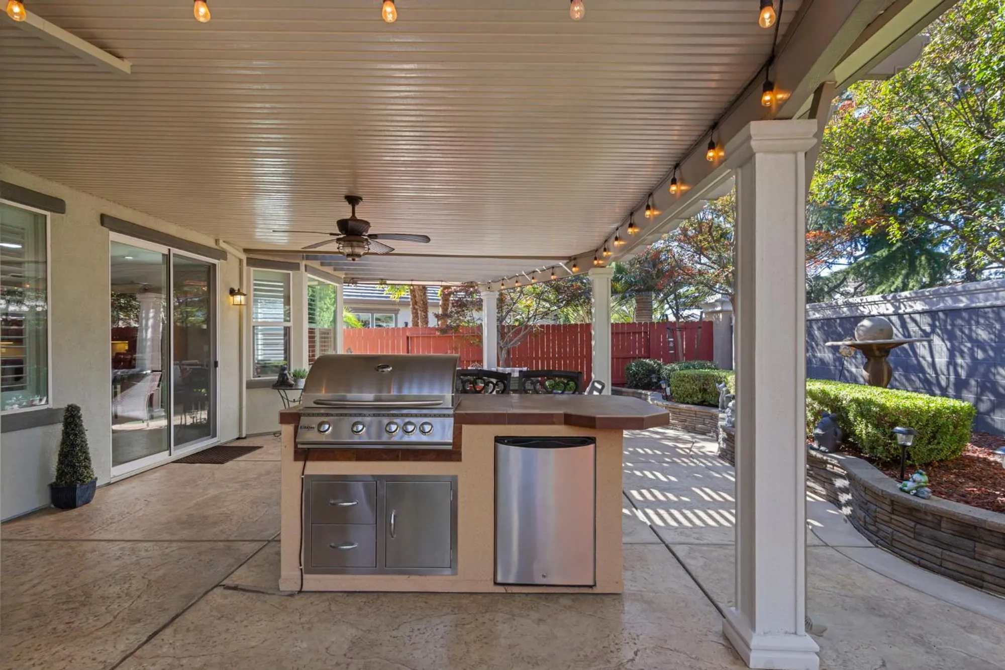 Property Slideshow image 43 of 48 | 2016 land end loop, Roseville, CA, 95747