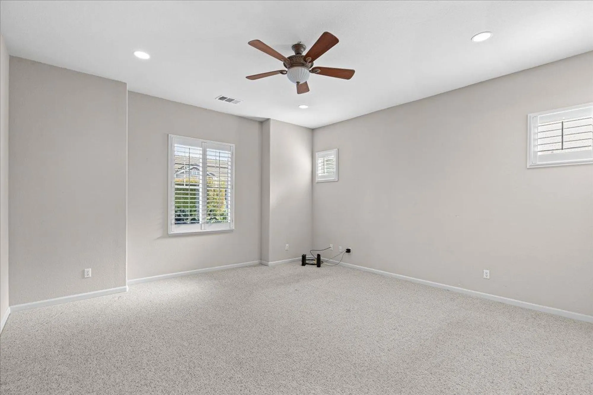 Property Slideshow image 10 of 65 | 1665 windy cove ln, Ripon, CA, 95366