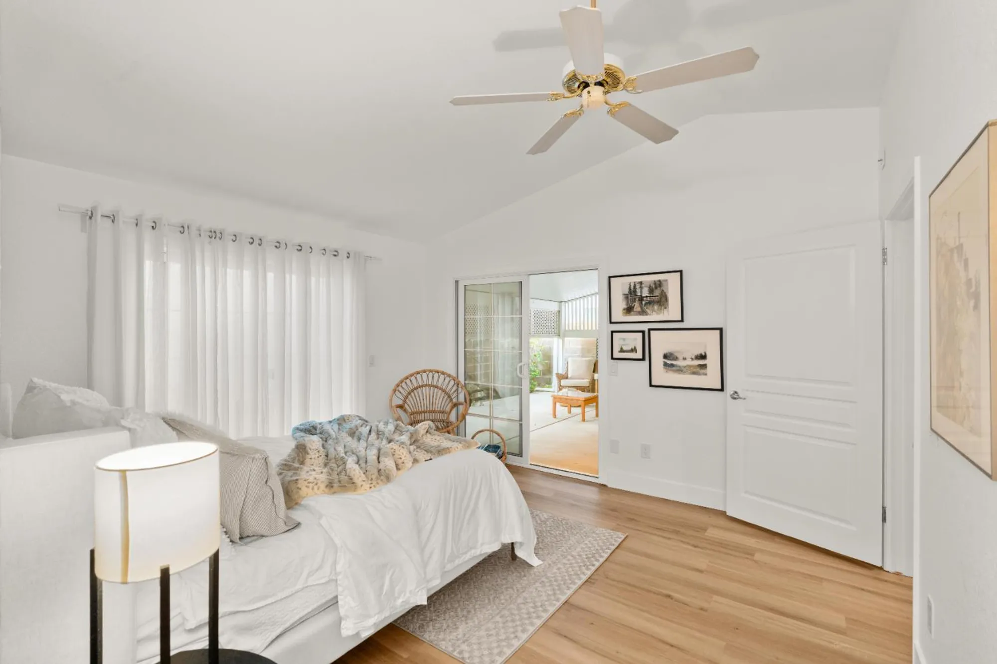 Property Slideshow image 34 of 55 | 7598 sunmore ln, Sacramento, CA, 95828