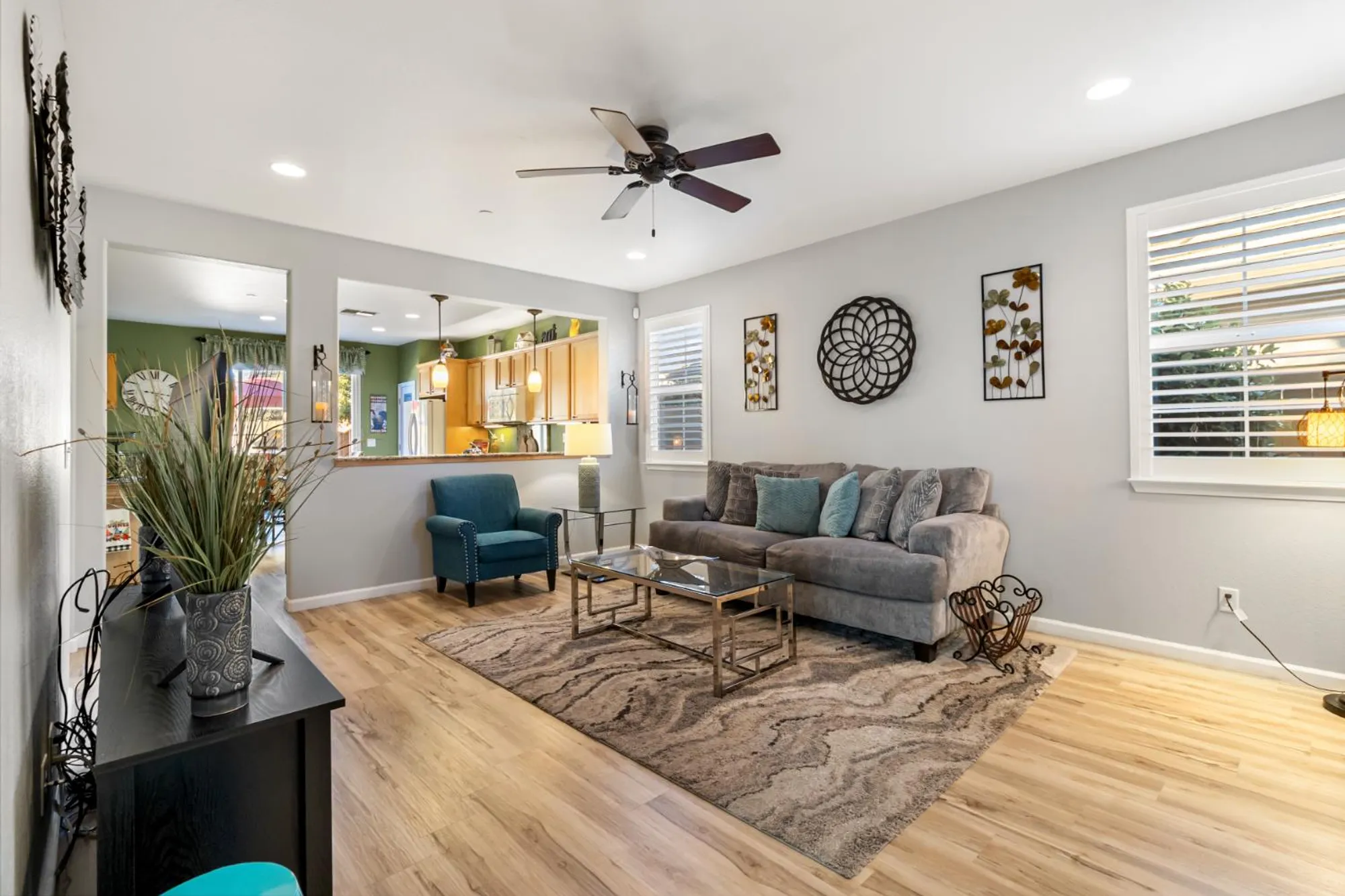 Property Slideshow image 11 of 60 | 7805 dearne way, Elk Grove, CA, 95757