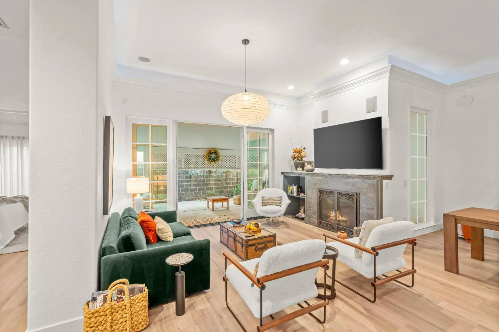 Property Slideshow image 21 of 55 | 7598 sunmore ln, Sacramento, CA, 95828