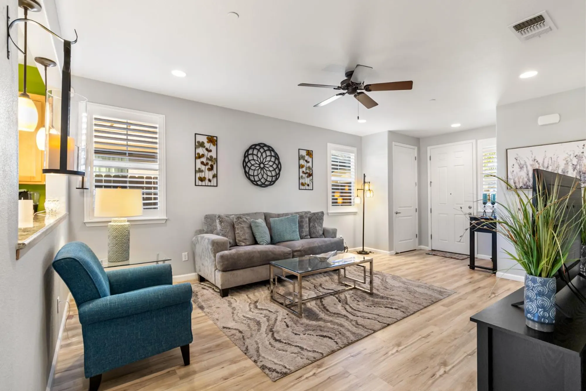 Property Slideshow image 2 of 60 | 7805 dearne way, Elk Grove, CA, 95757