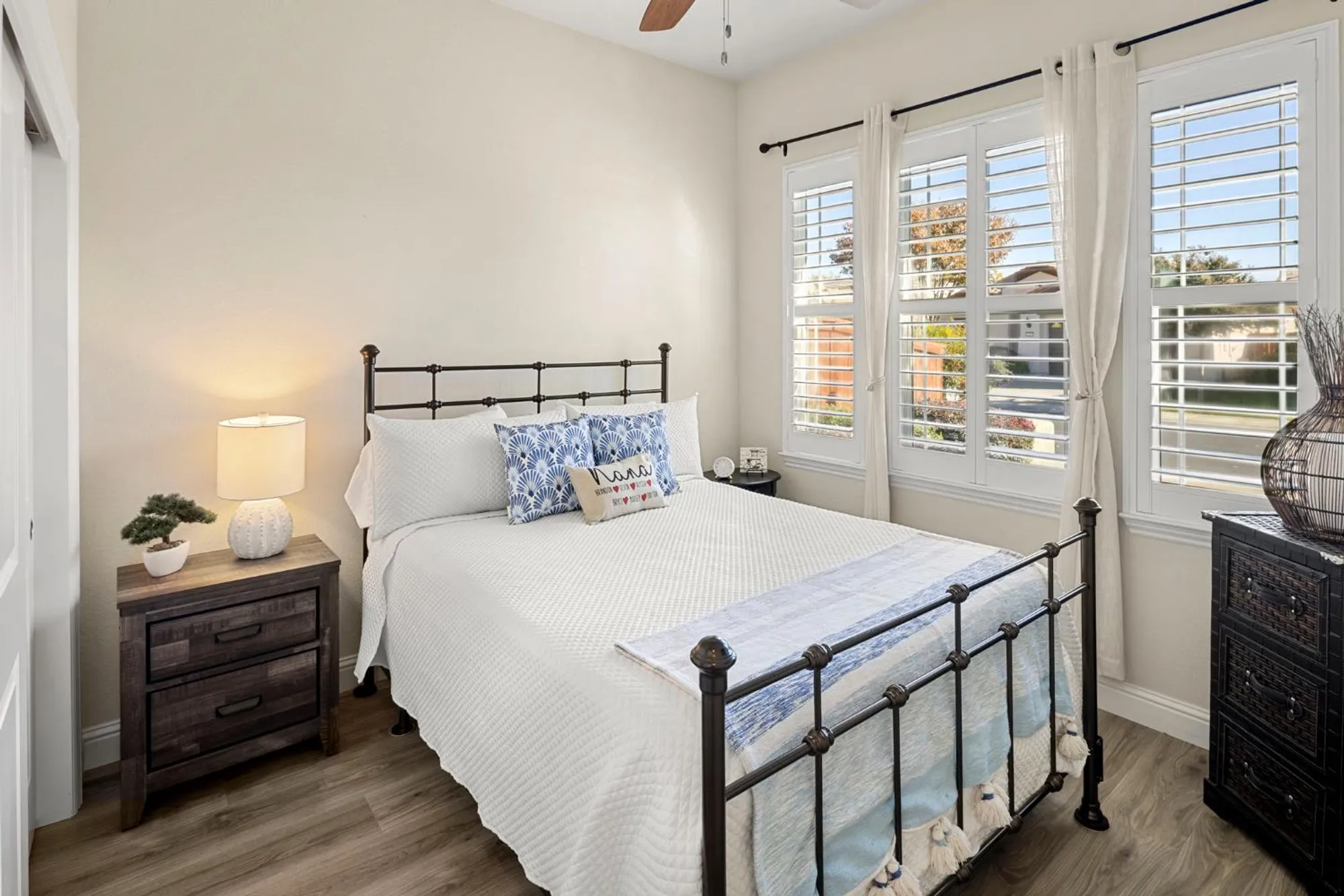 Property Slideshow image 34 of 48 | 2016 land end loop, Roseville, CA, 95747