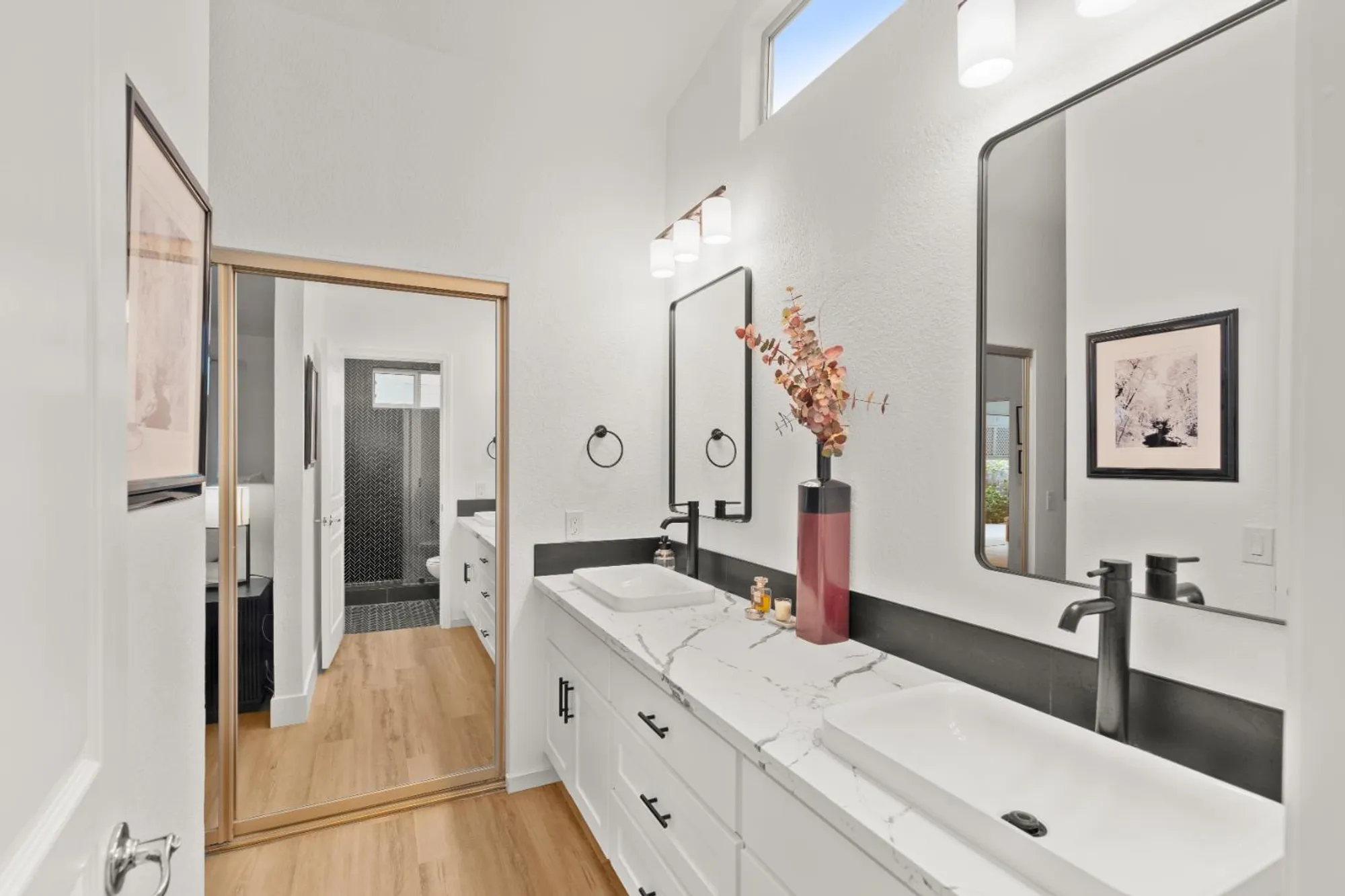 Property Slideshow image 38 of 55 | 7598 sunmore ln, Sacramento, CA, 95828