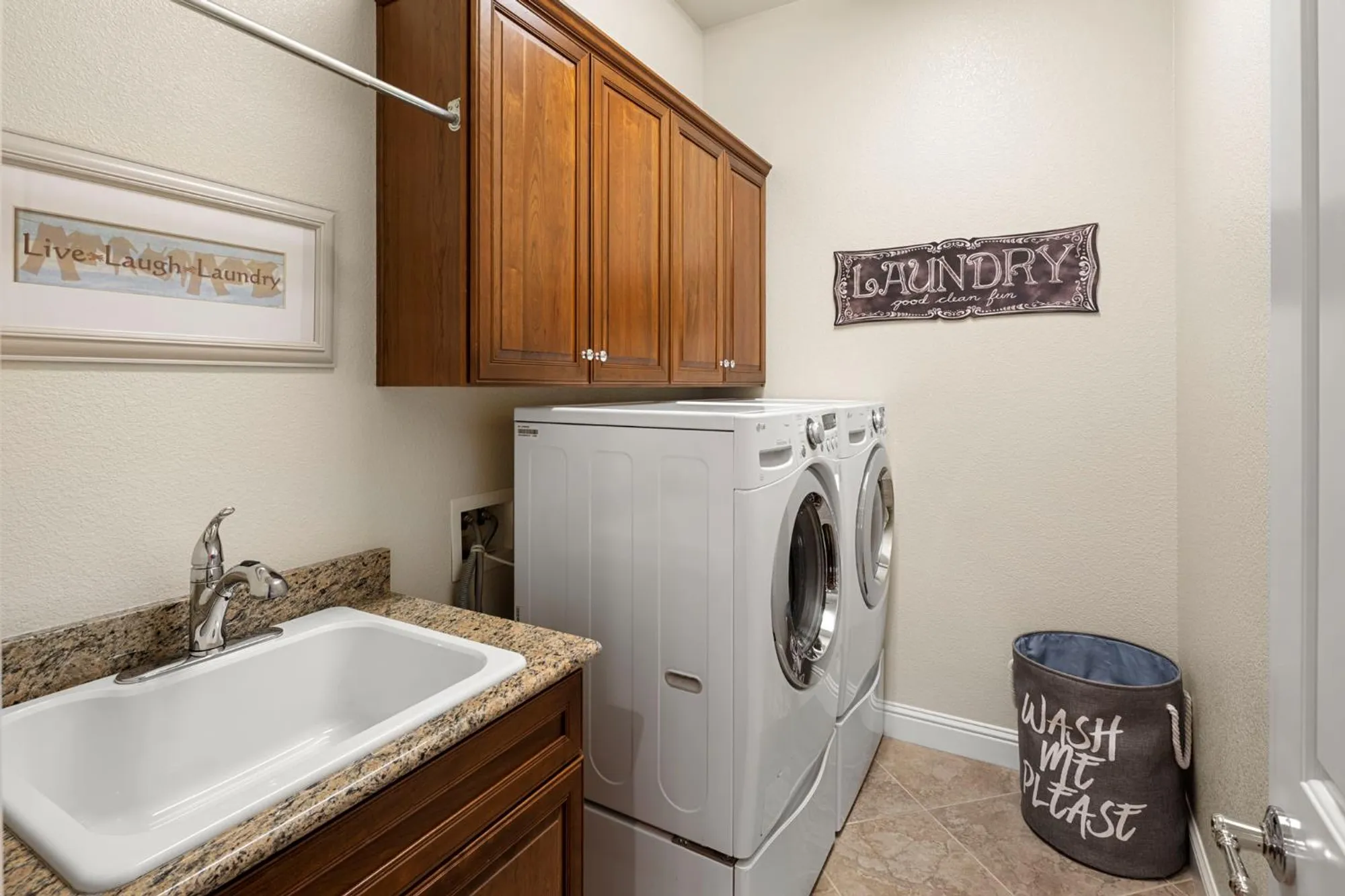 Property Slideshow image 36 of 48 | 2016 land end loop, Roseville, CA, 95747