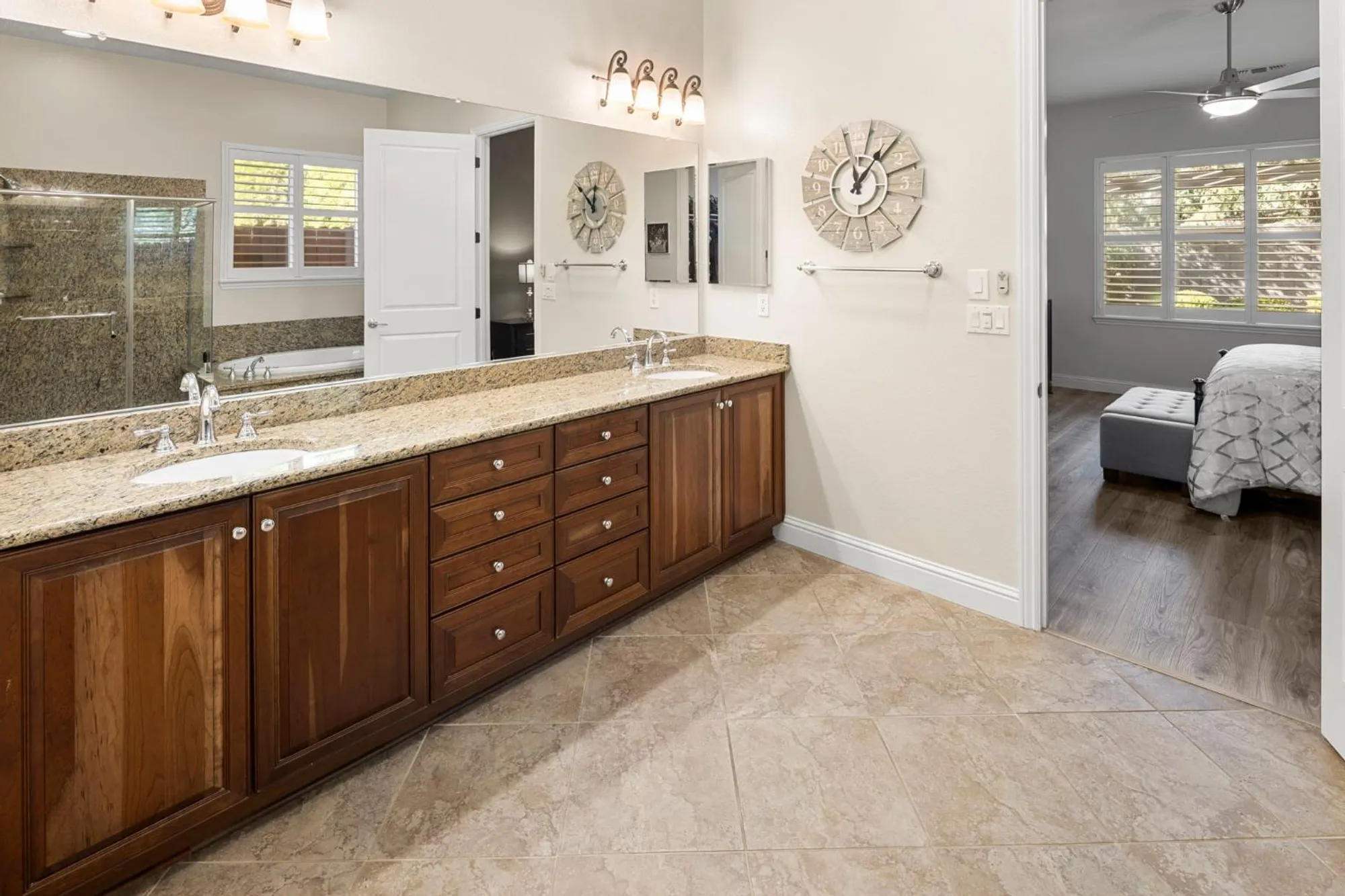 Property Slideshow image 27 of 48 | 2016 land end loop, Roseville, CA, 95747