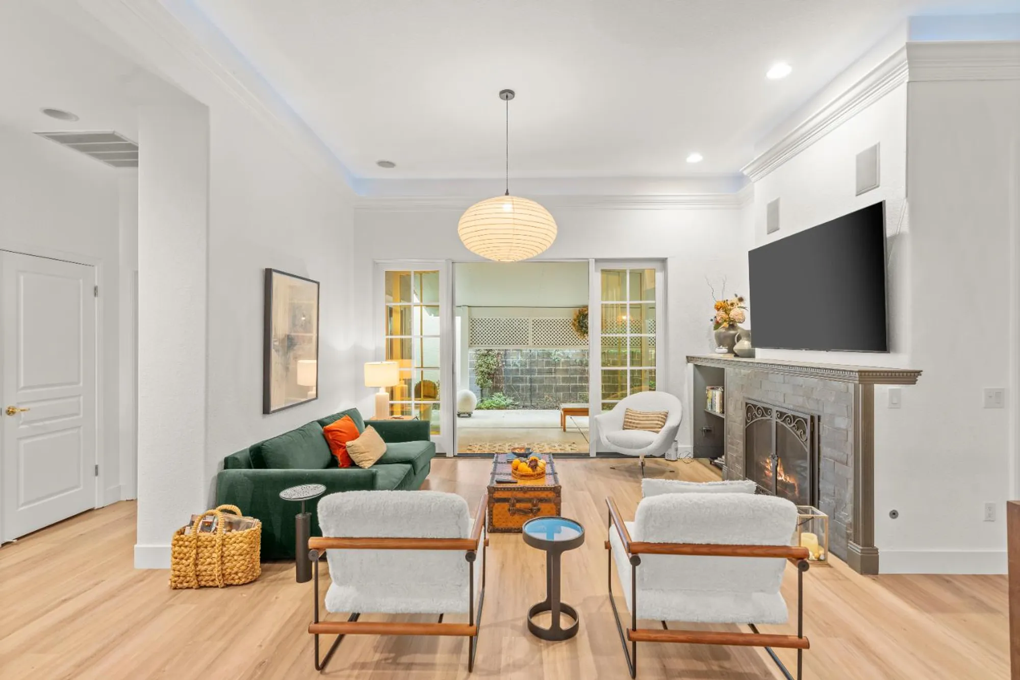 Property Slideshow image 20 of 55 | 7598 sunmore ln, Sacramento, CA, 95828