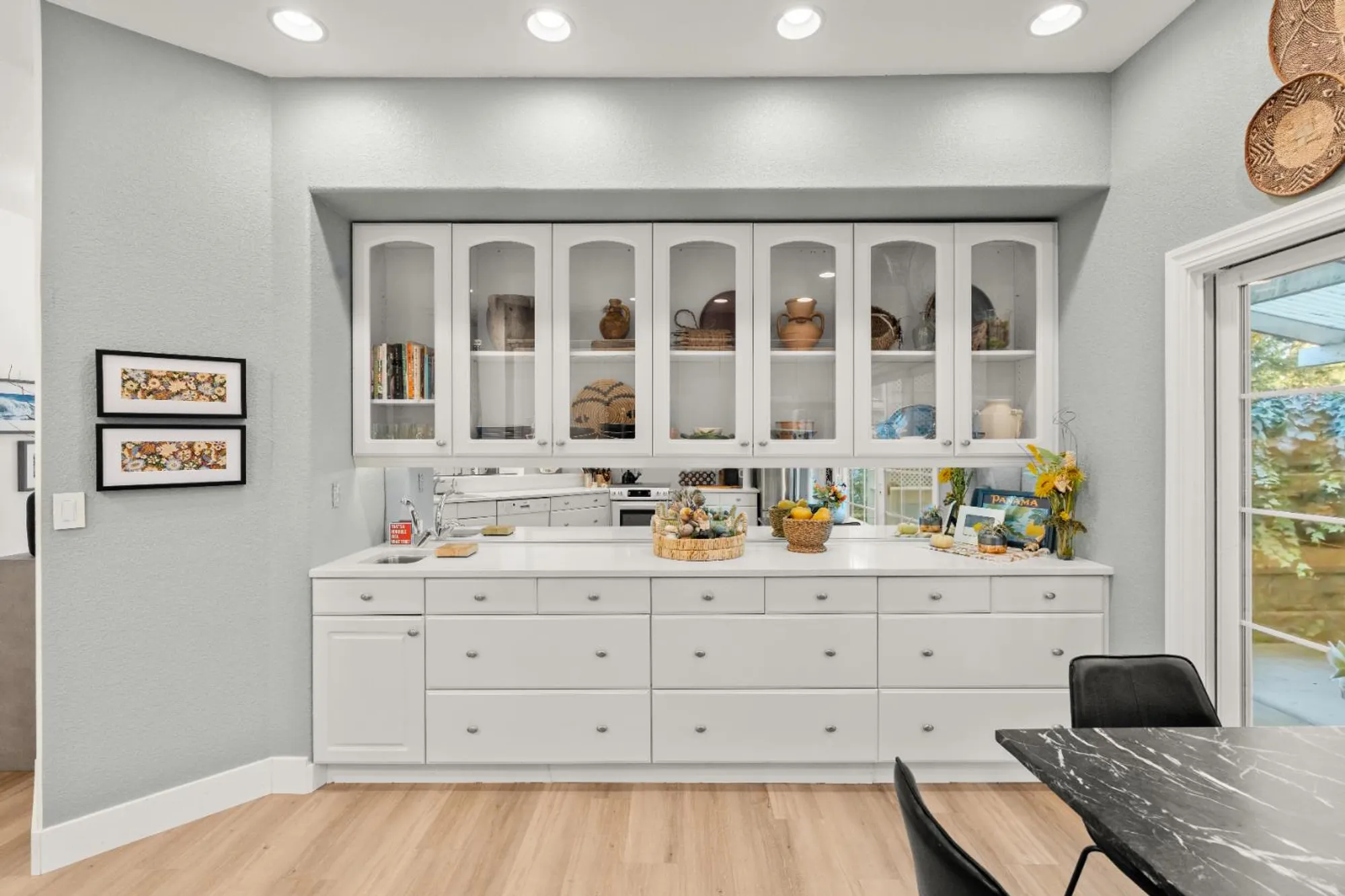 Property Slideshow image 28 of 55 | 7598 sunmore ln, Sacramento, CA, 95828