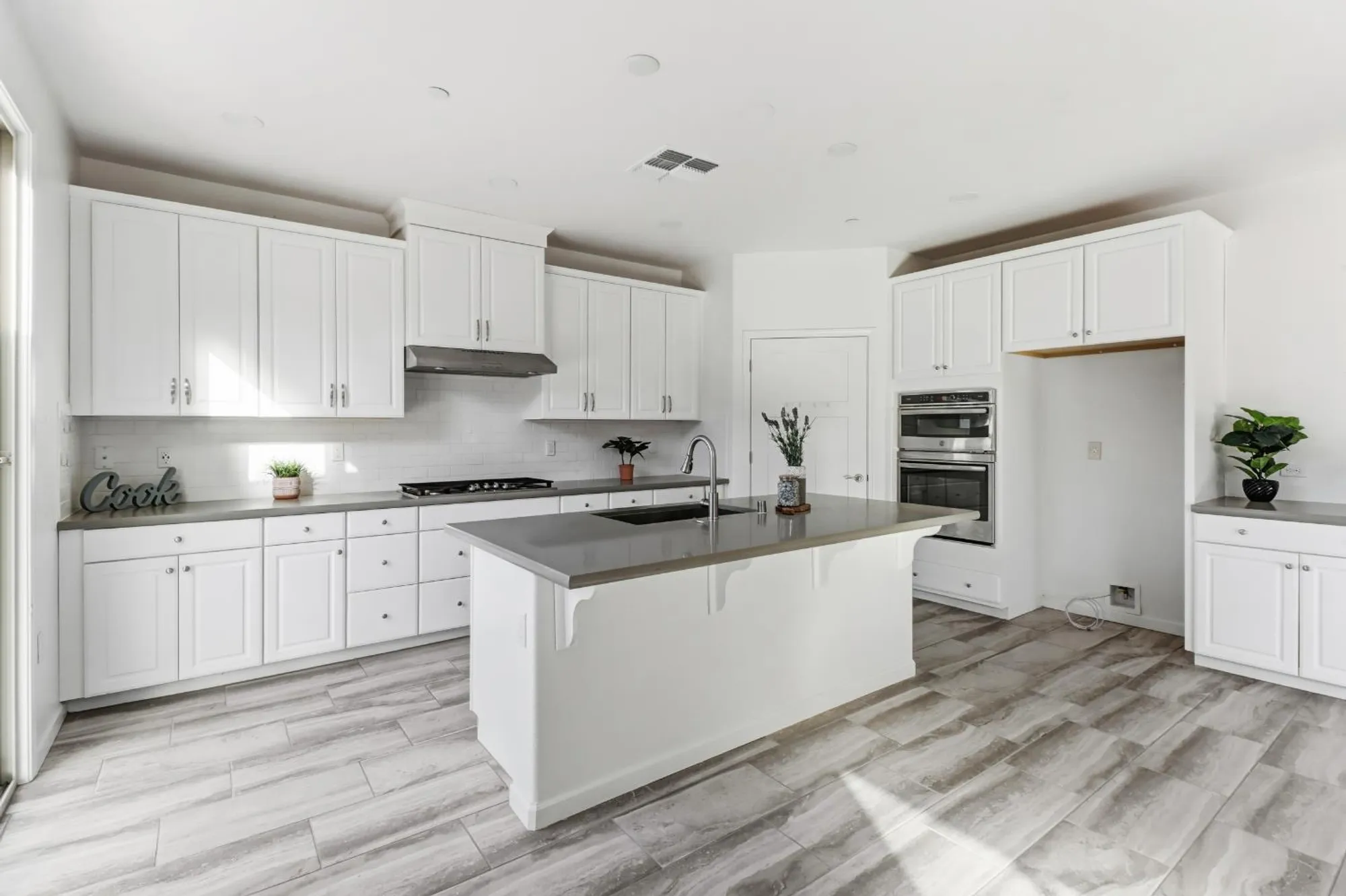 Property Slideshow image 10 of 66 | 9236 summer holly way, Sacramento, CA, 95829