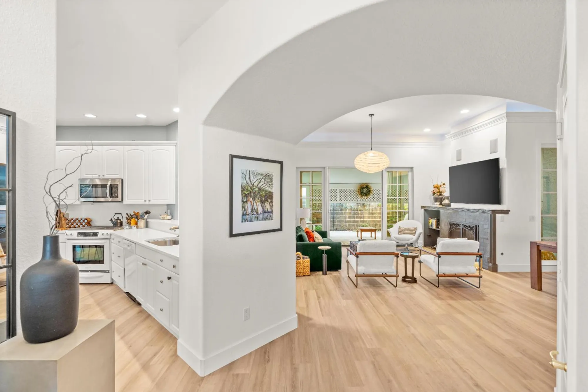 Property Slideshow image 10 of 55 | 7598 sunmore ln, Sacramento, CA, 95828