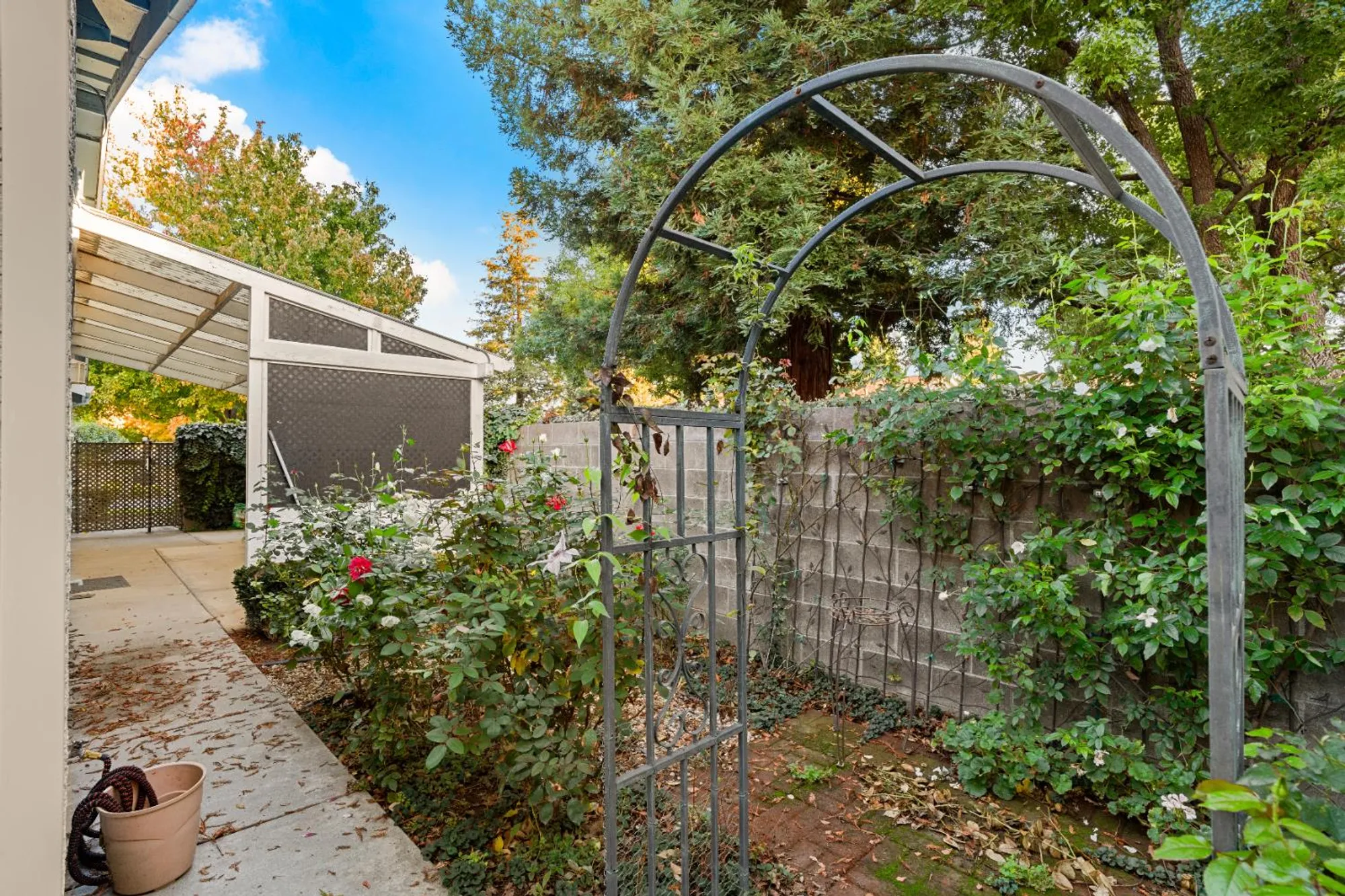 Property Slideshow image 46 of 55 | 7598 sunmore ln, Sacramento, CA, 95828