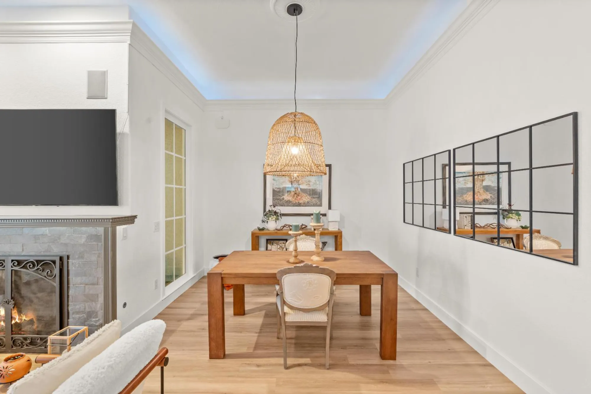 Property Slideshow image 18 of 55 | 7598 sunmore ln, Sacramento, CA, 95828