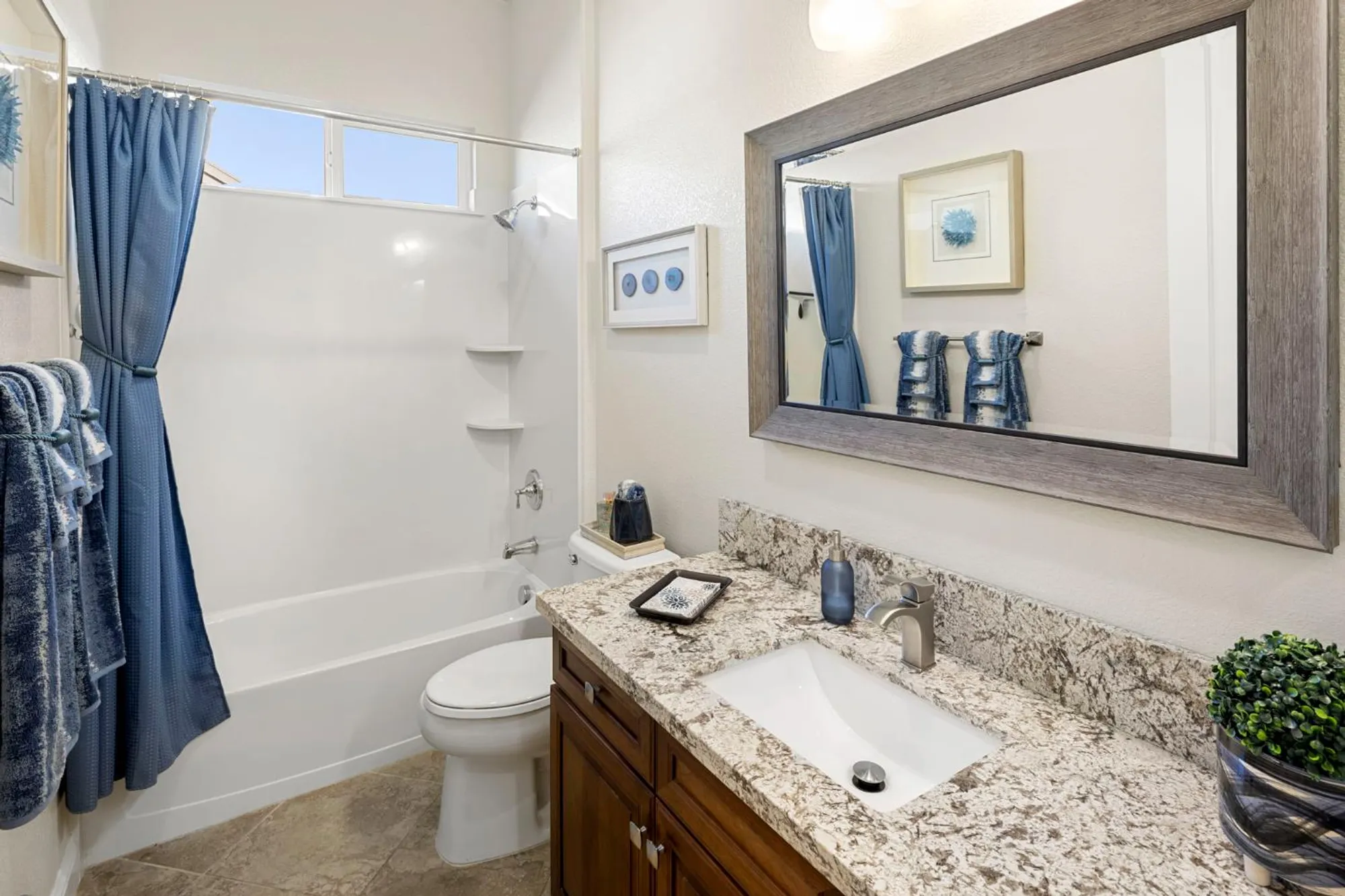 Property Slideshow image 35 of 48 | 2016 land end loop, Roseville, CA, 95747