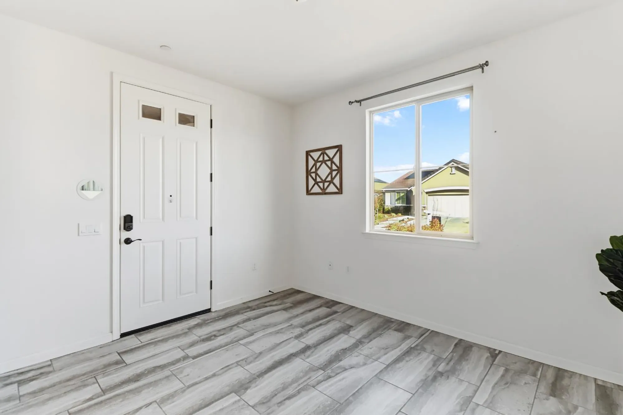 Property Slideshow image 38 of 66 | 9236 summer holly way, Sacramento, CA, 95829
