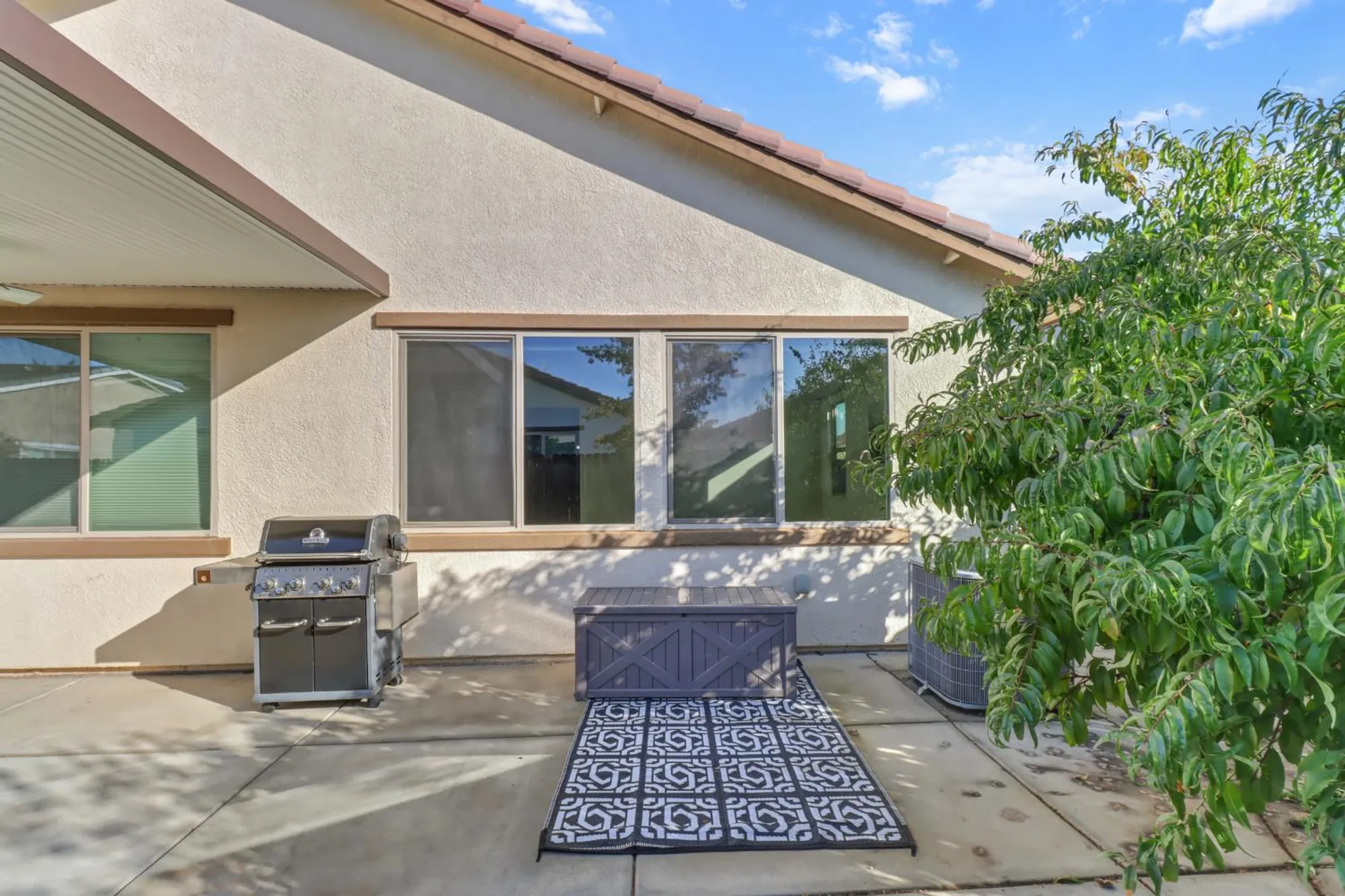 Property Slideshow image 42 of 66 | 9236 summer holly way, Sacramento, CA, 95829