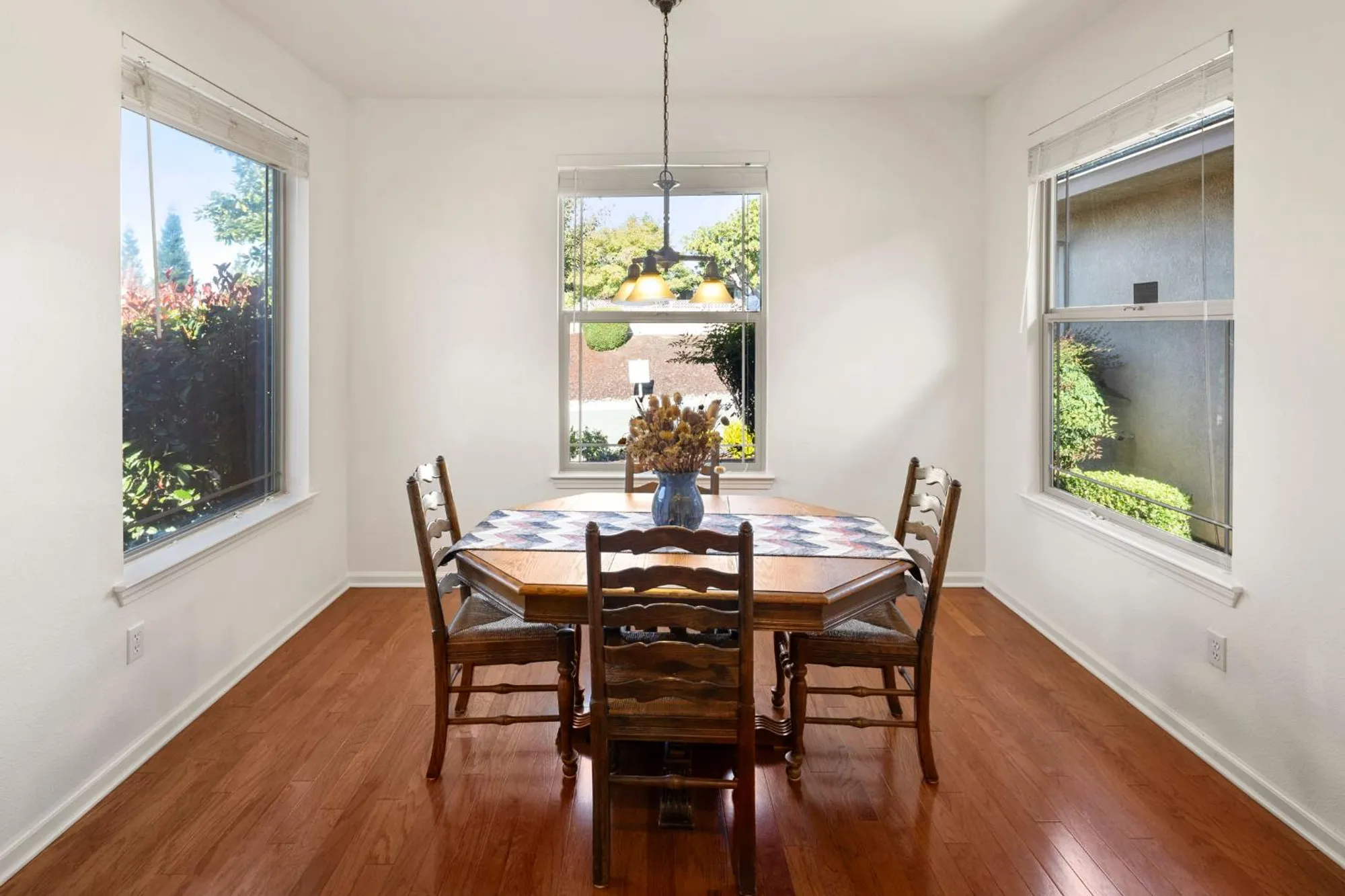 Property Slideshow image 17 of 41 | 3066 coopers hawk loop, Lincoln, CA, 95648