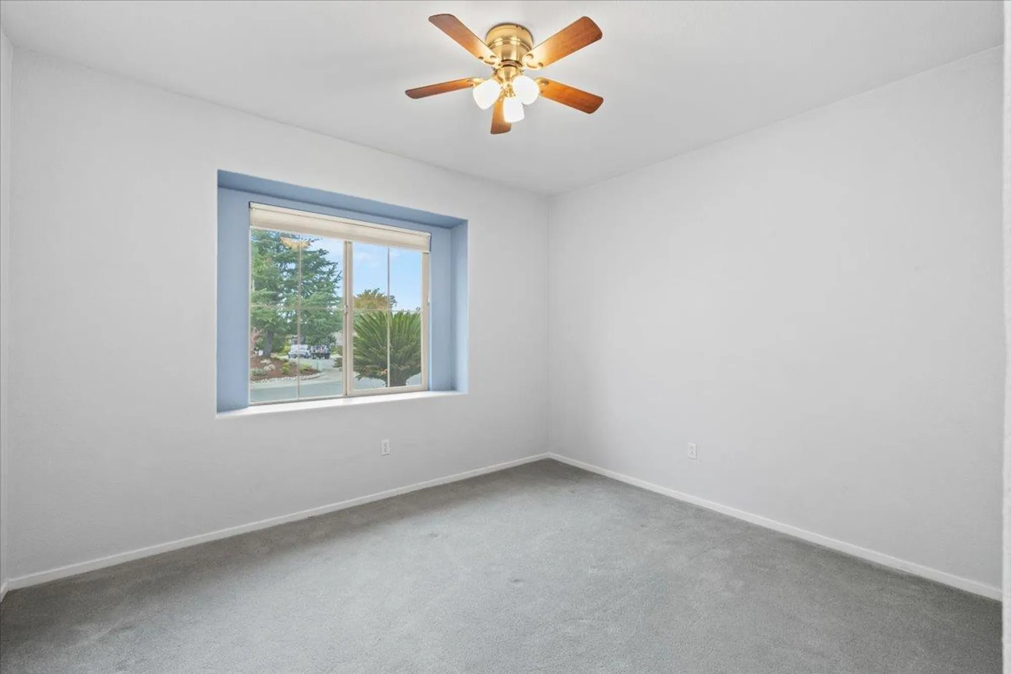 Property Slideshow image 23 of 31 | 851 rocky ridge ln, Lincoln, CA, 95648