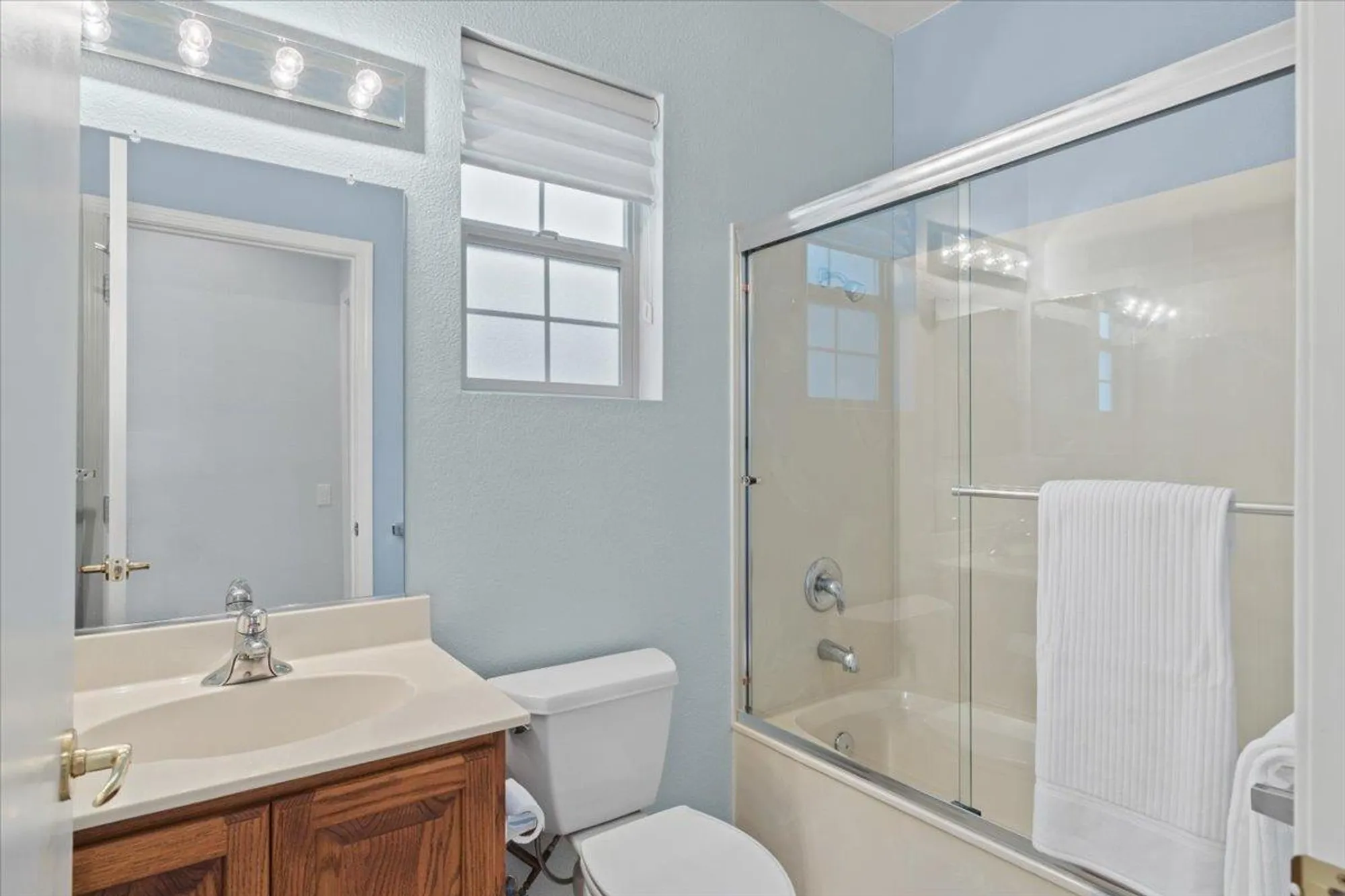 Property Slideshow image 25 of 31 | 851 rocky ridge ln, Lincoln, CA, 95648