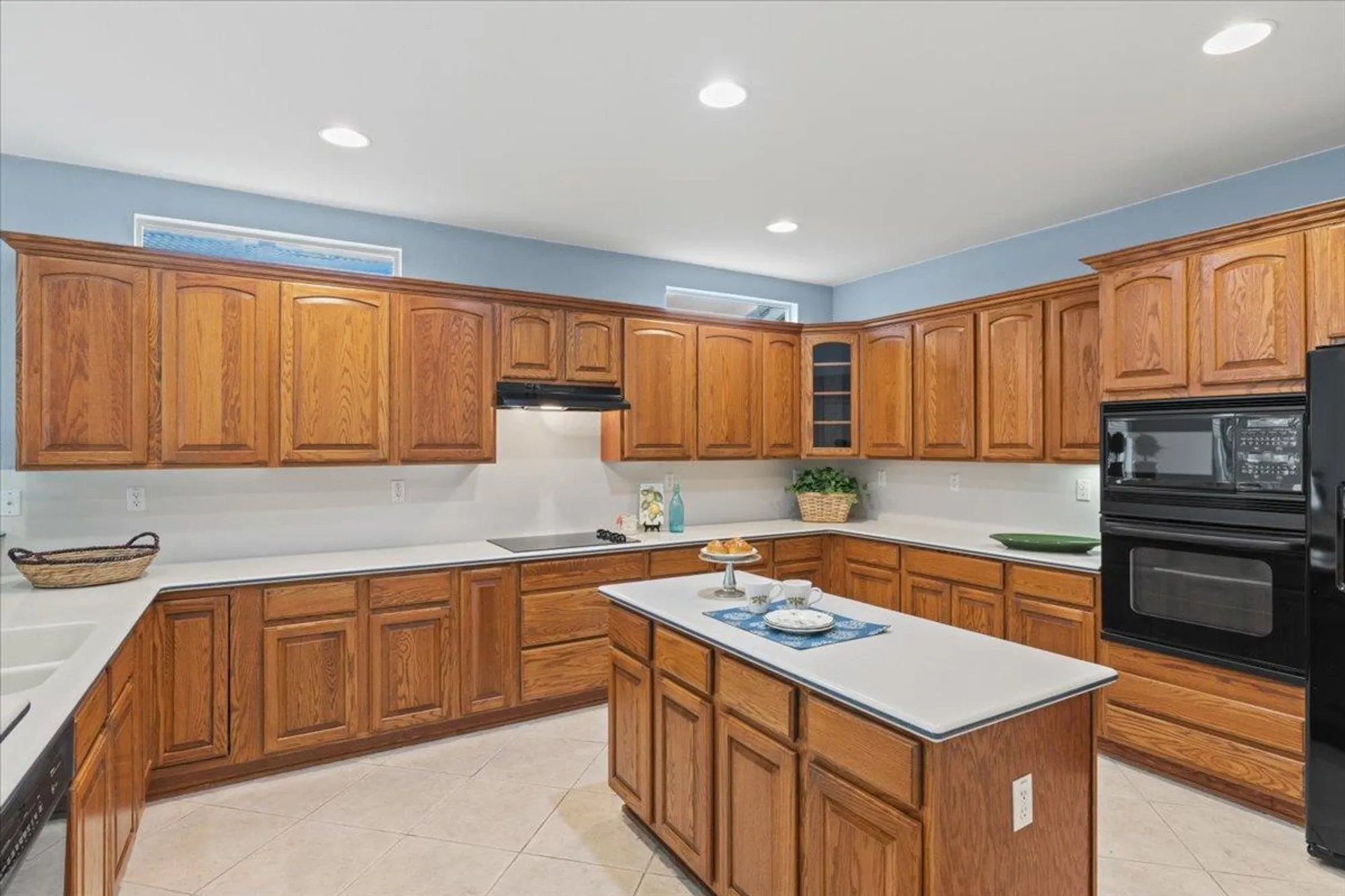 Property Slideshow image 13 of 31 | 851 rocky ridge ln, Lincoln, CA, 95648