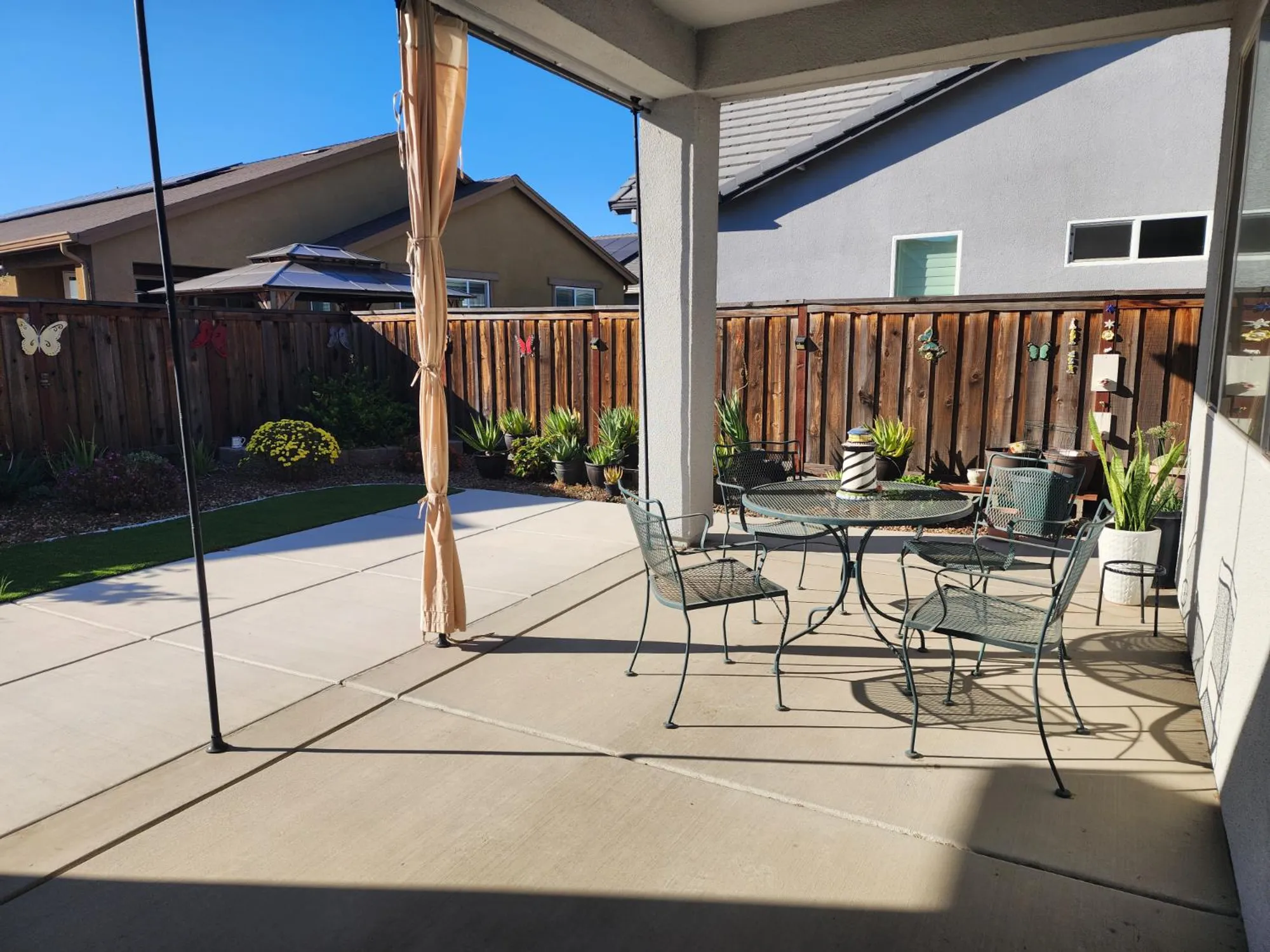 Property Slideshow image 11 of 14 | 1267 laurel dr, Manteca, CA, 95336