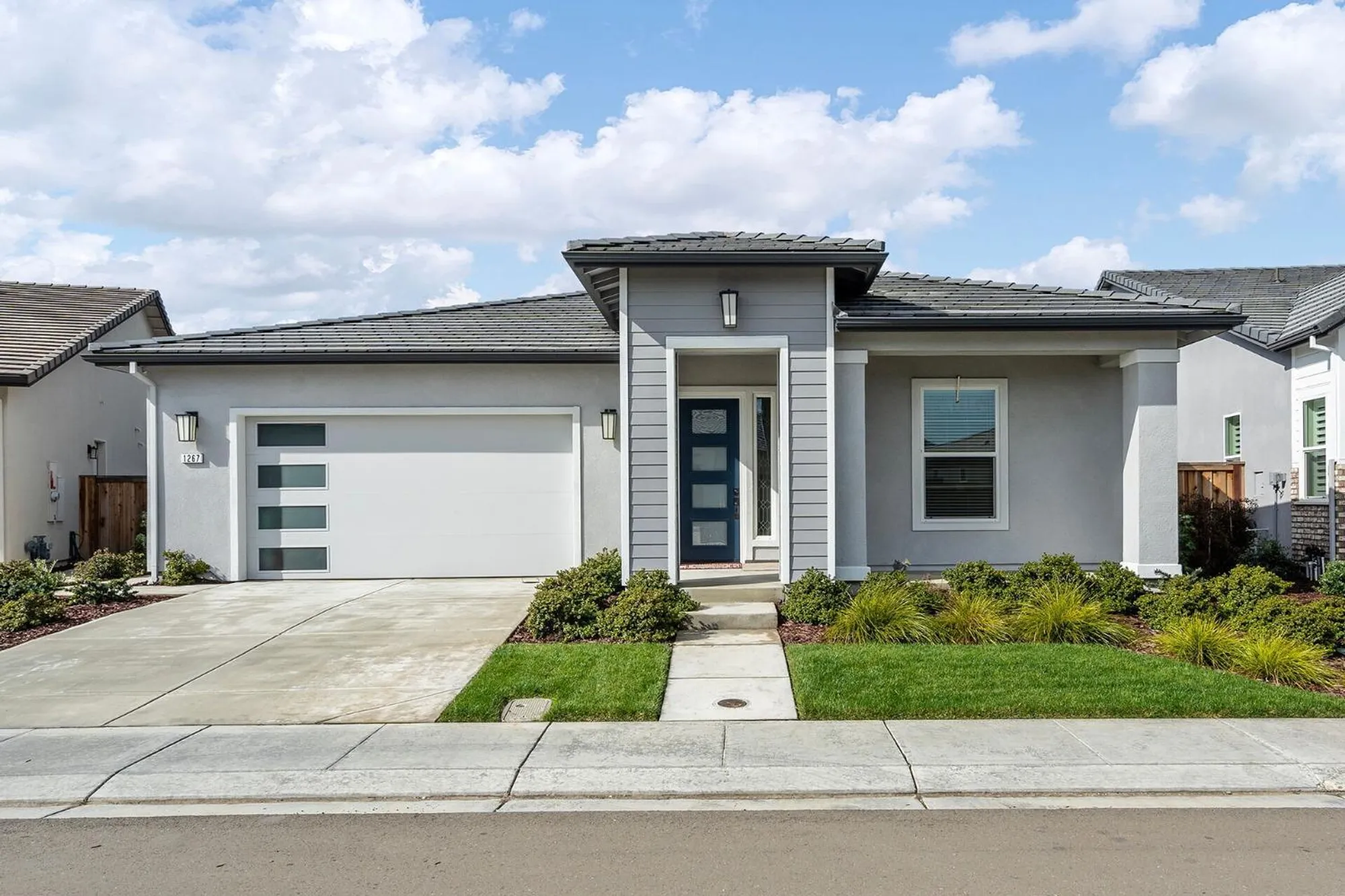 Property Slideshow image 1 of 14 | 1267 laurel dr, Manteca, CA, 95336