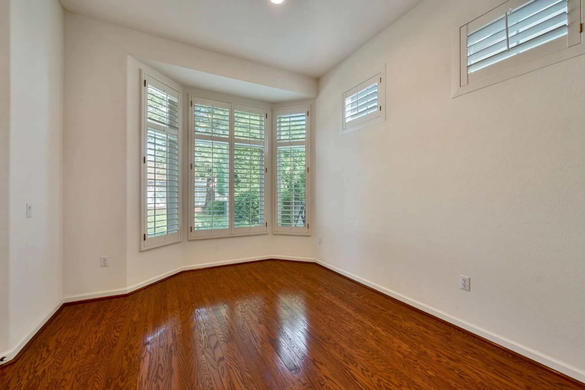 Property Slideshow image 10 of 84 | 325 station ct, Roseville, CA, 95747