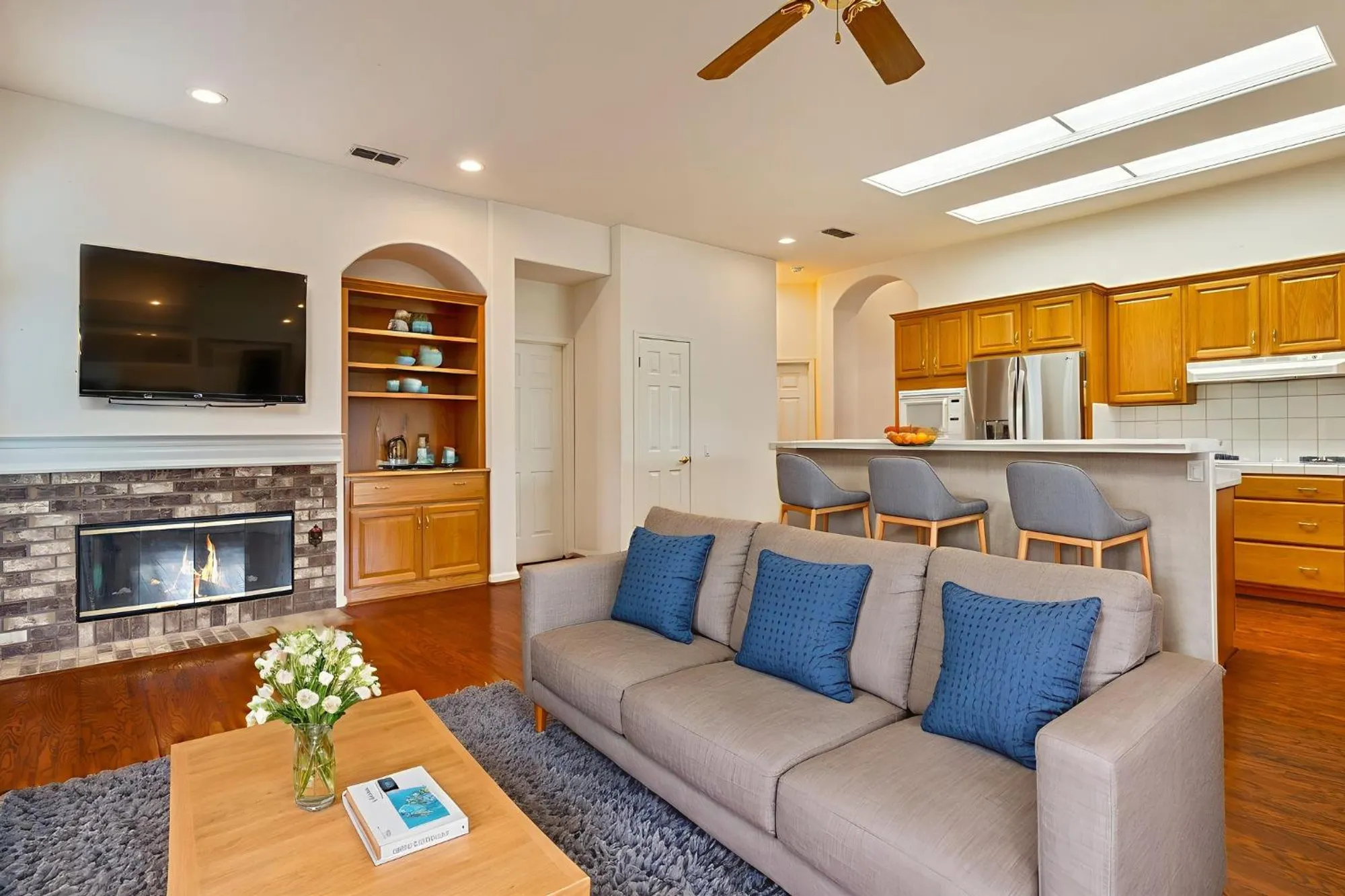 Property Slideshow image 13 of 84 | 325 station ct, Roseville, CA, 95747
