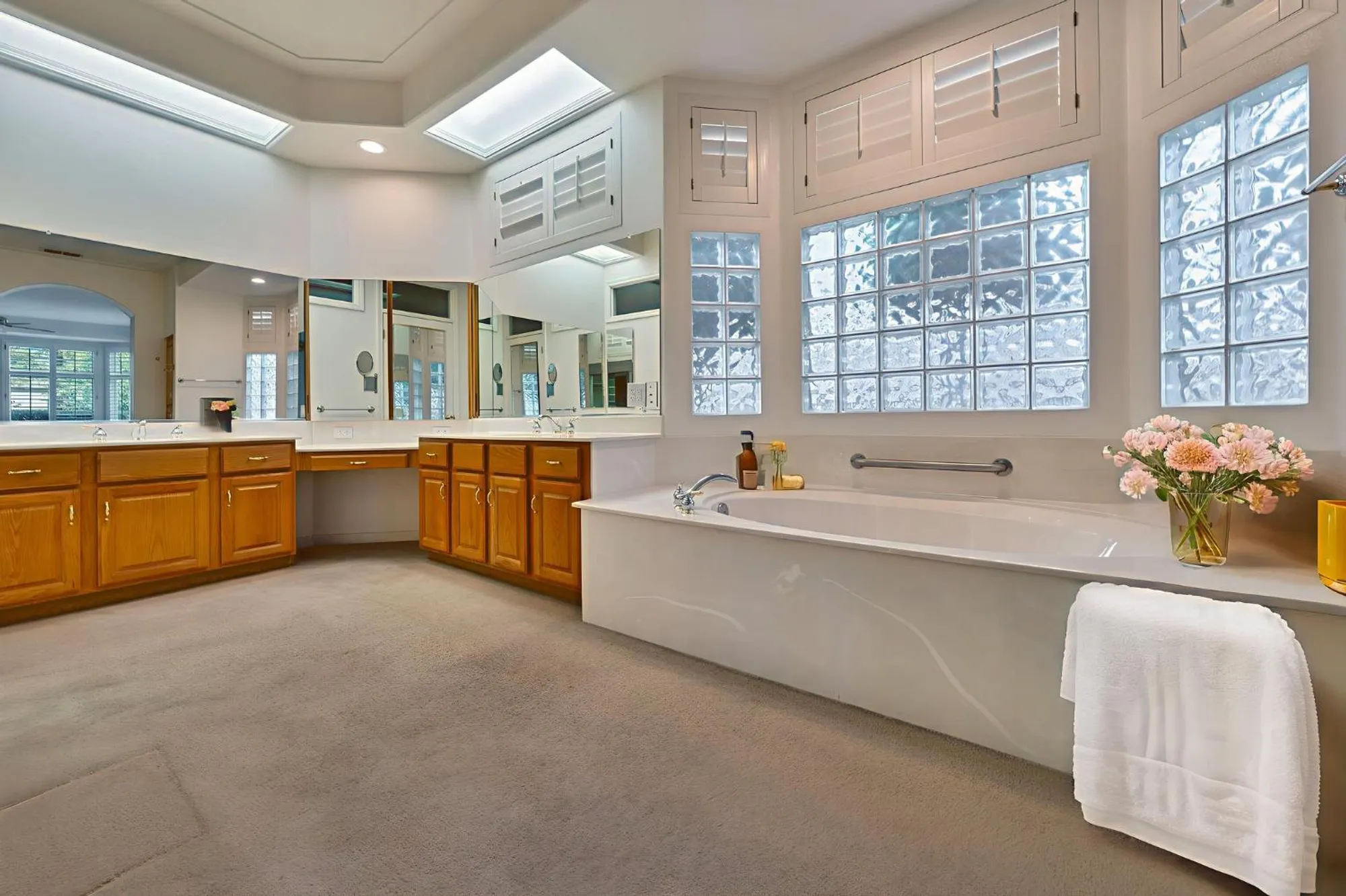 Property Slideshow image 26 of 84 | 325 station ct, Roseville, CA, 95747